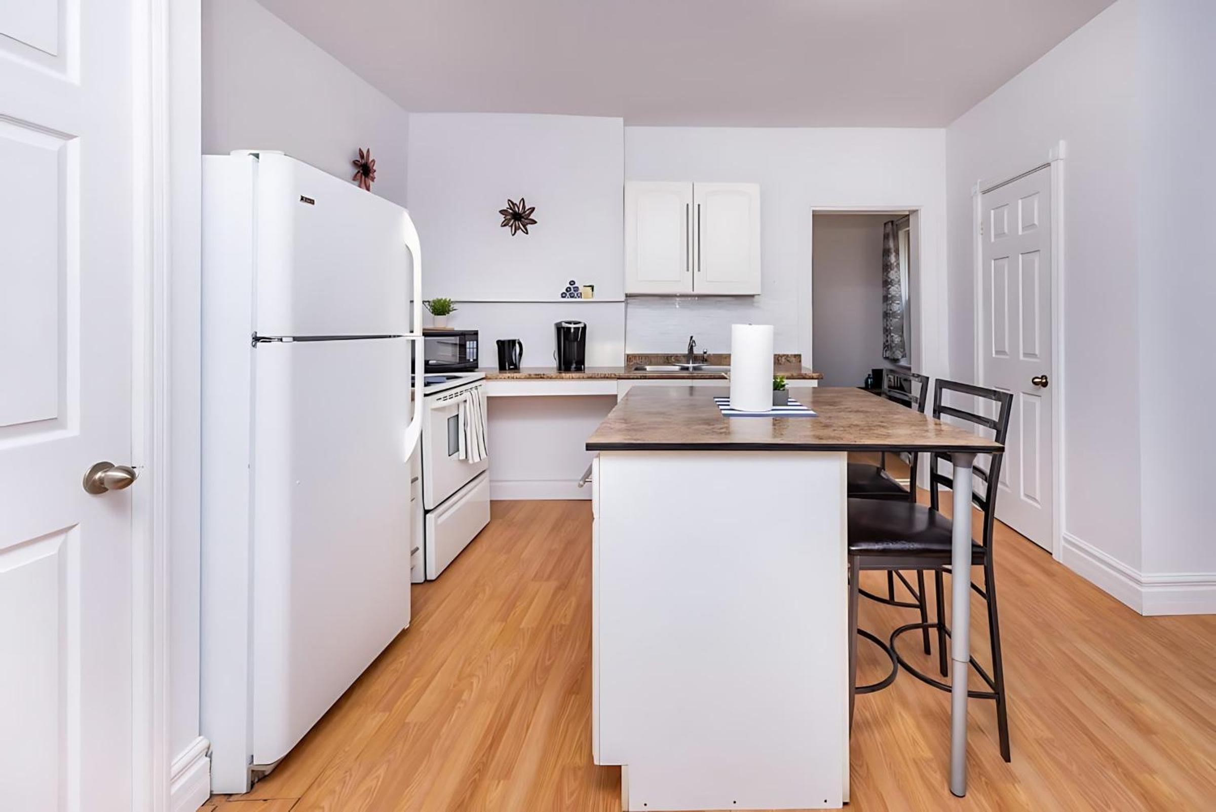 Pet-friendly Apartment - Steps to Rideau Centre