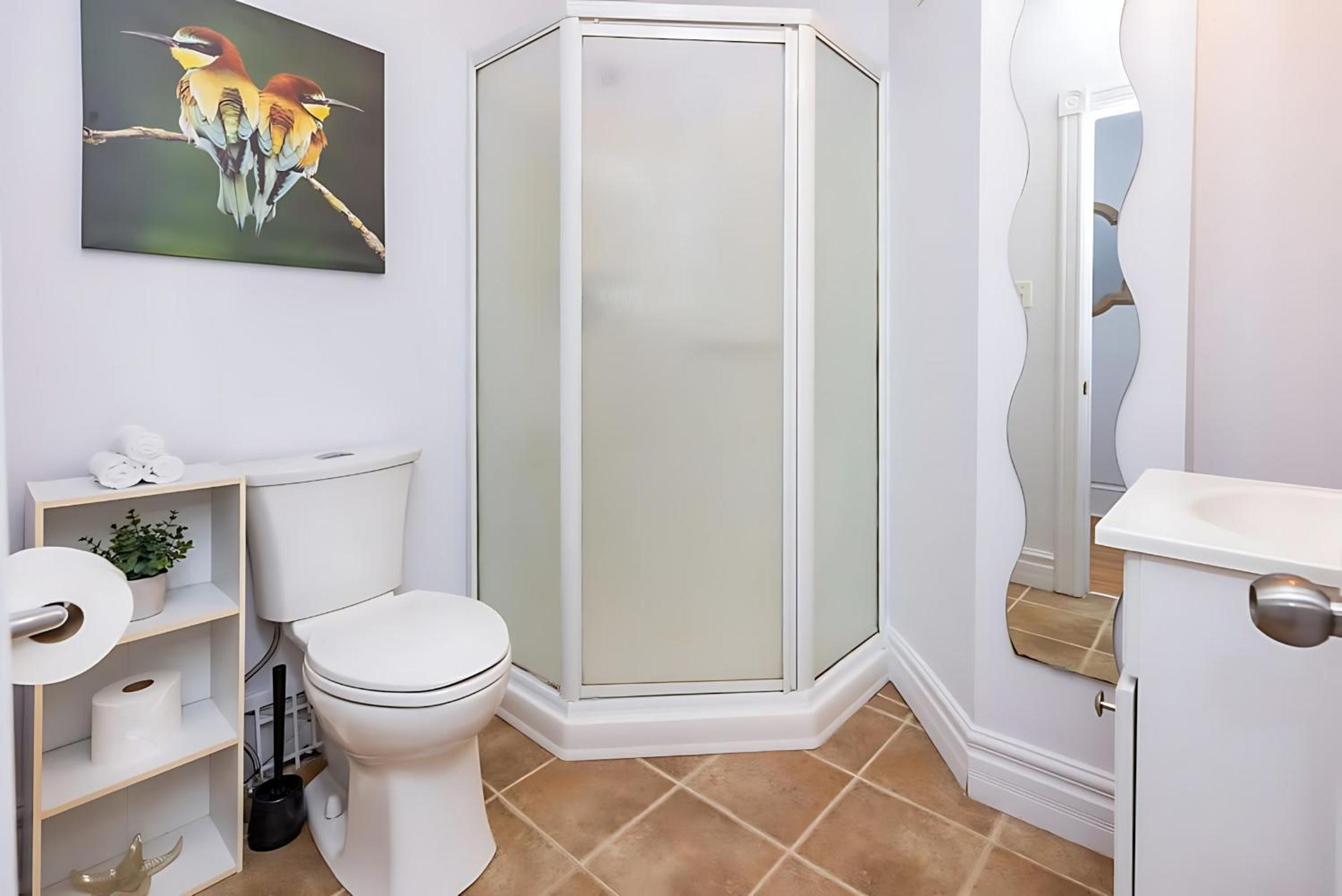 Pet-friendly Apartment - Steps to Rideau Centre