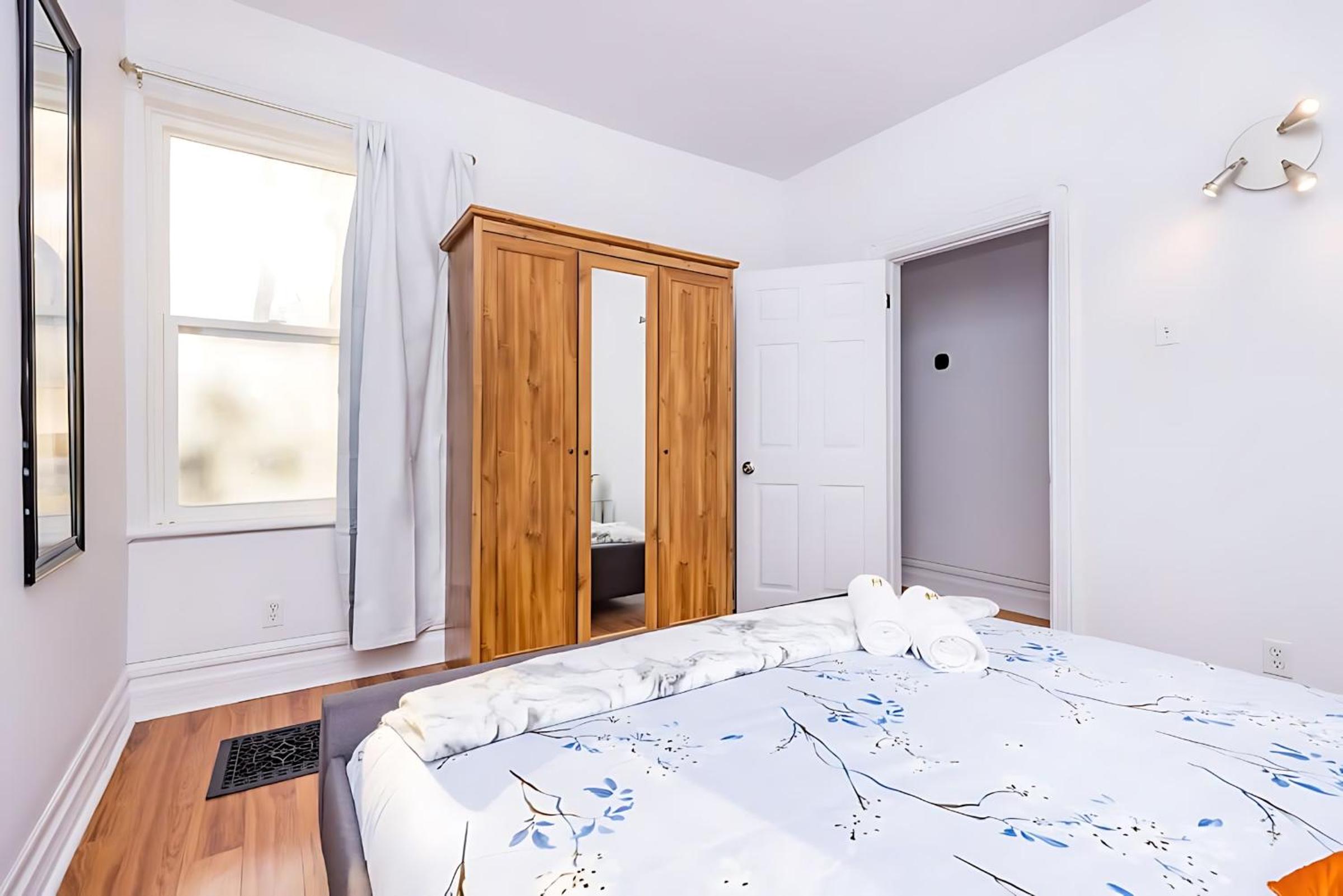 Pet-friendly Apartment - Steps to Rideau Centre
