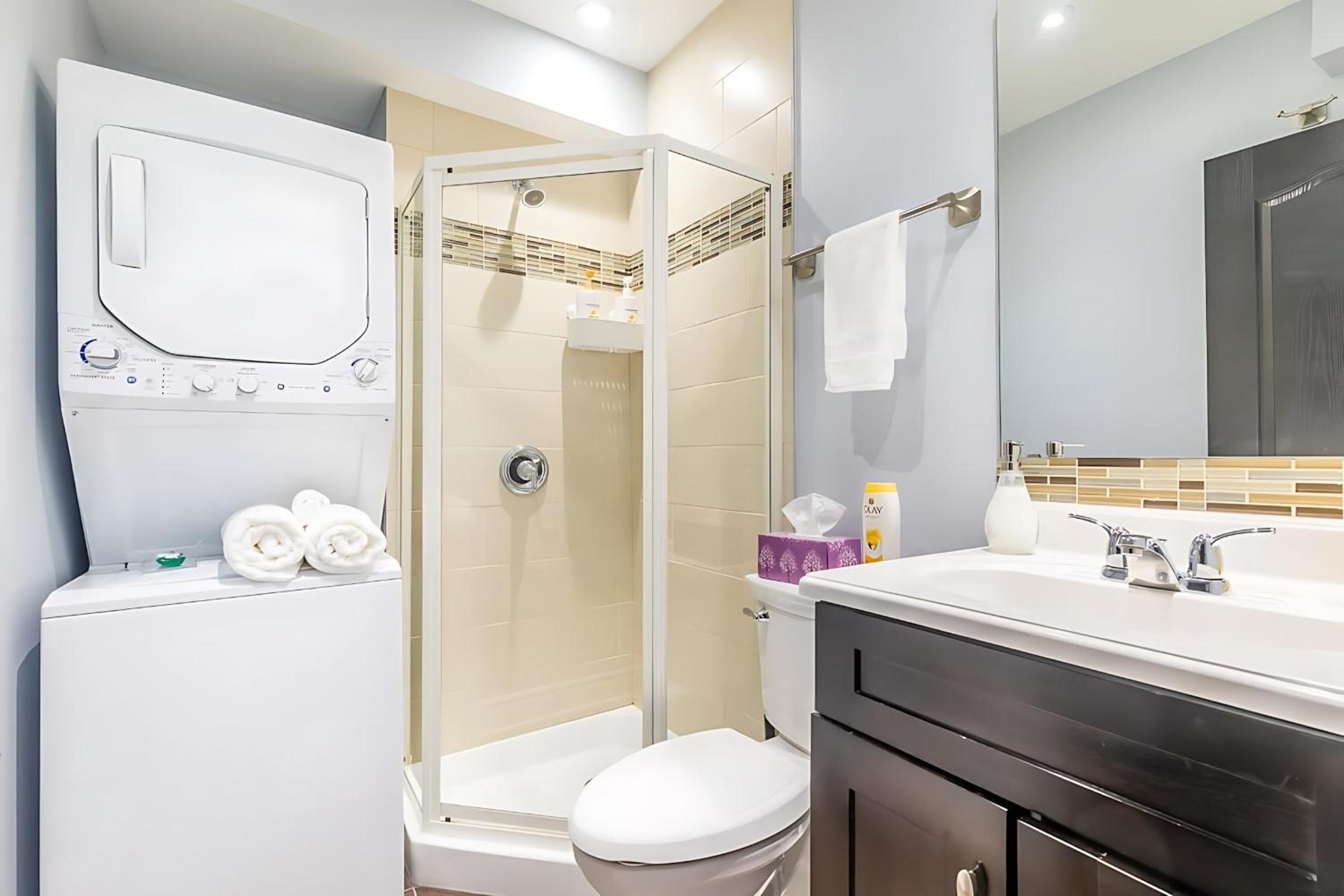 Pet Friendly - 1BR Newly Renovated Apartment