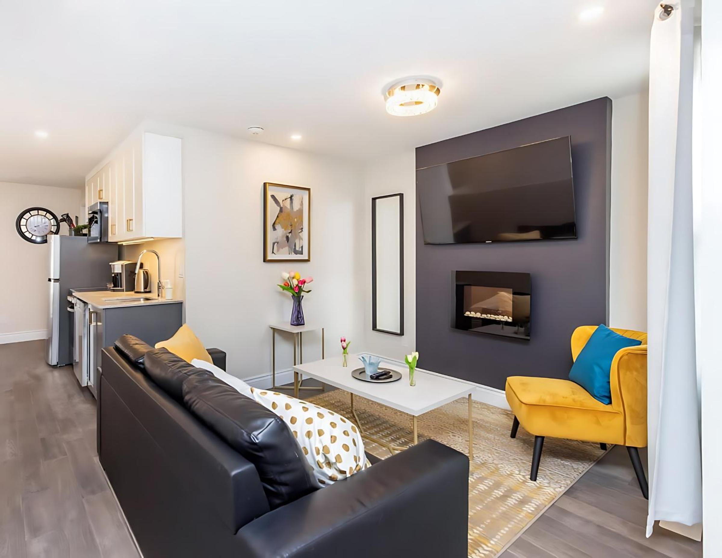Pet-Friendly 2BR Condo - Near University