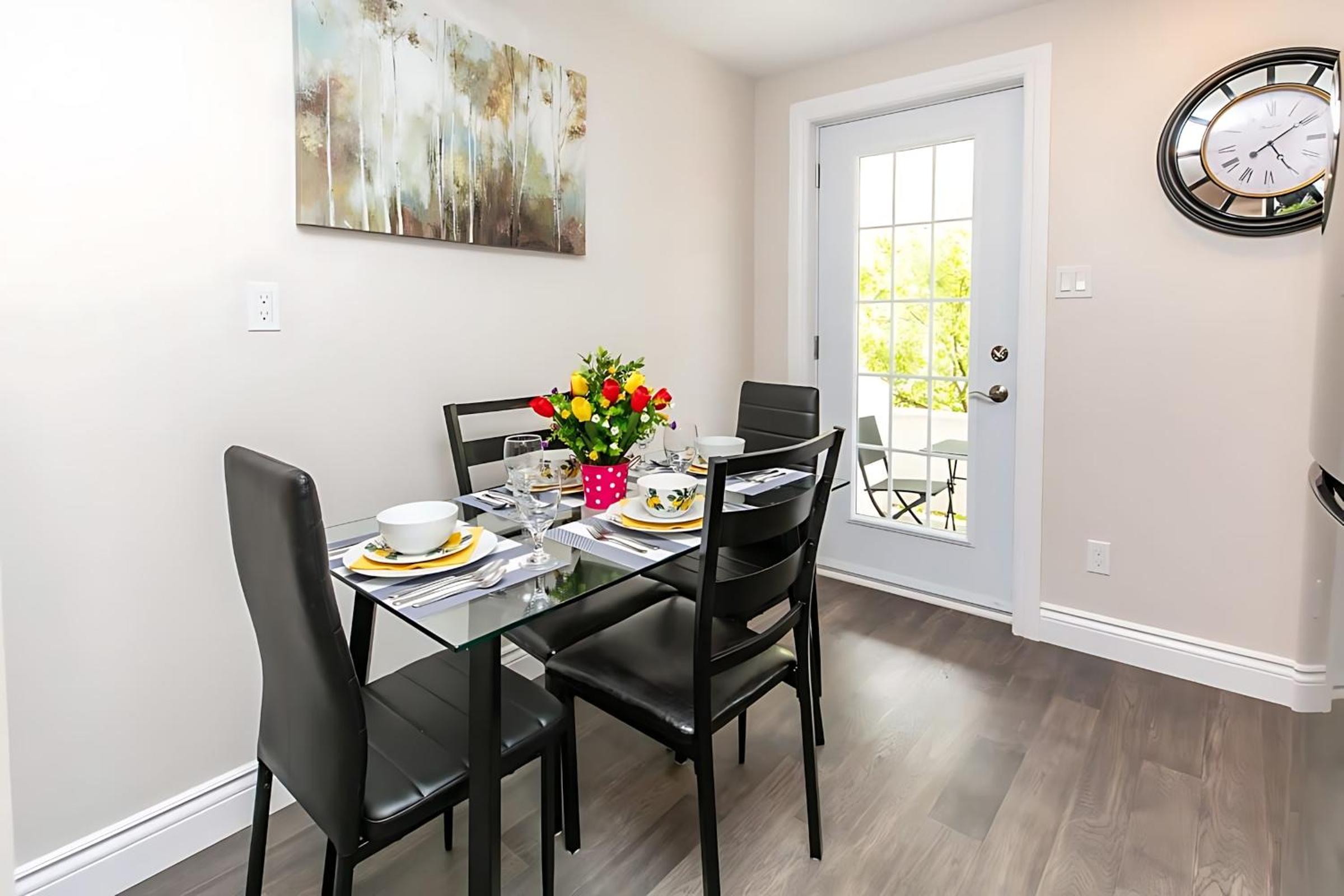 Pet-Friendly 2BR Condo - Near University