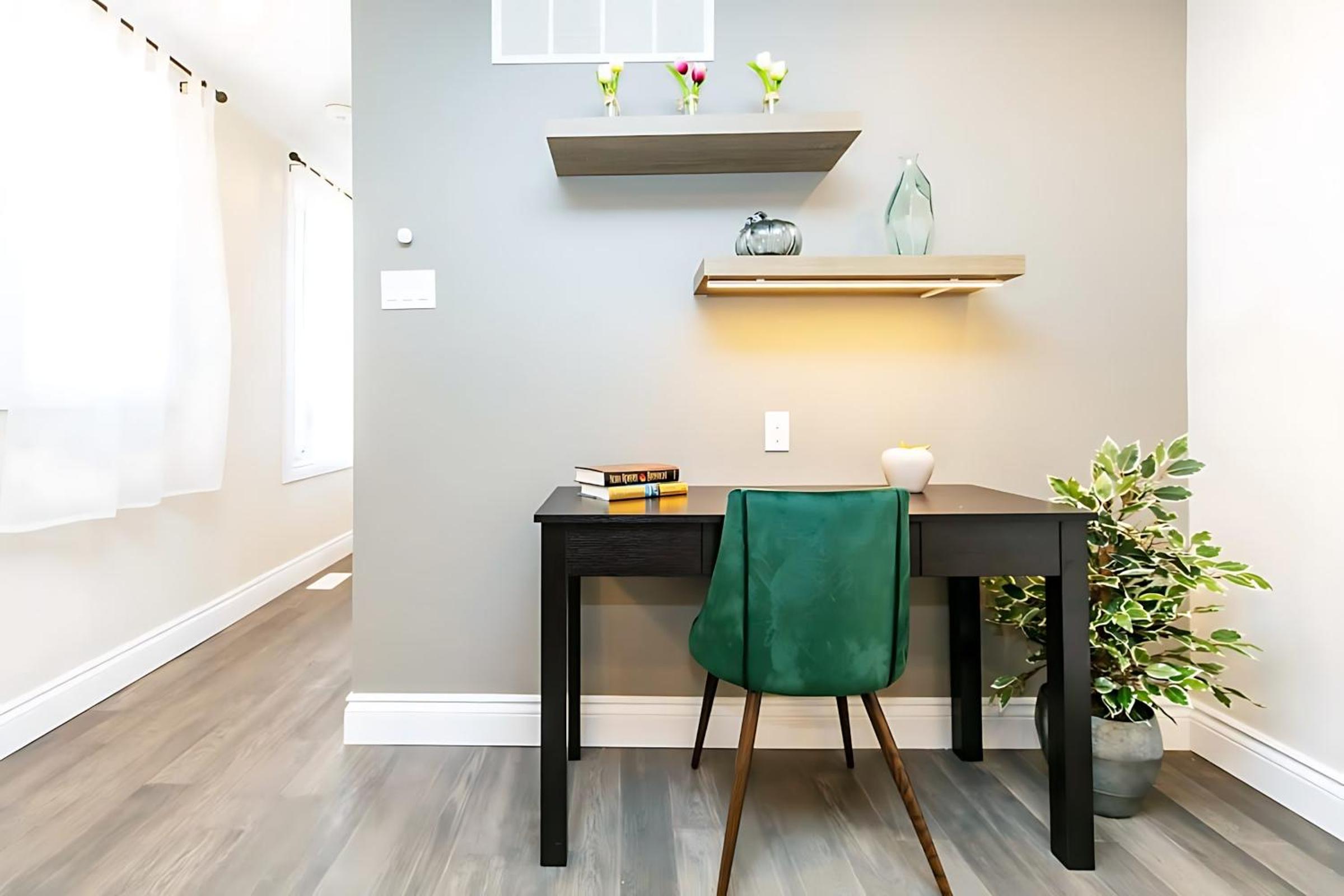 Pet-Friendly 2BR Condo - Near University