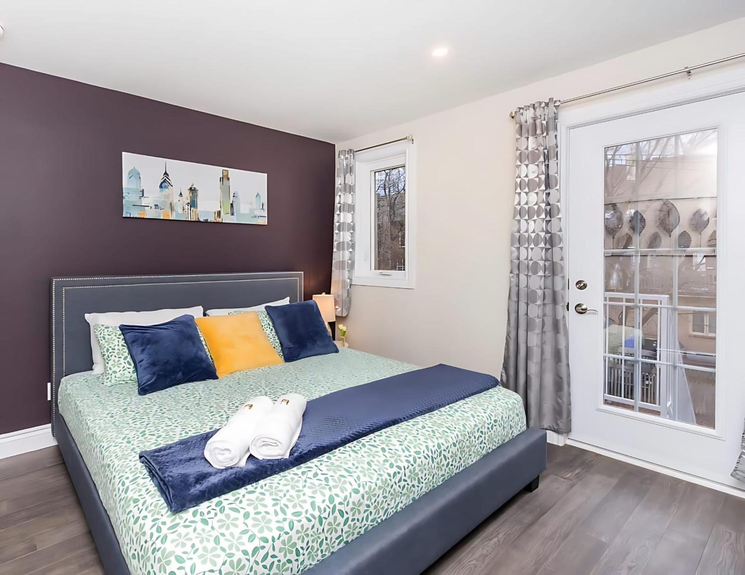Pet-Friendly 2BR Condo - Near University
