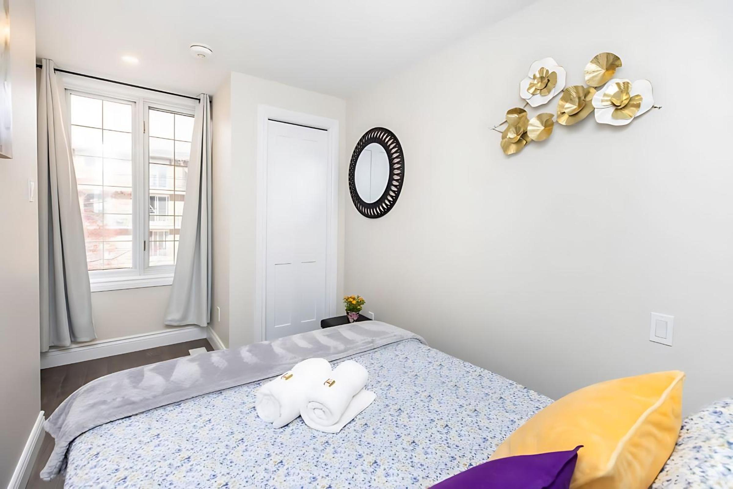 Pet-Friendly 2BR Condo - Near University
