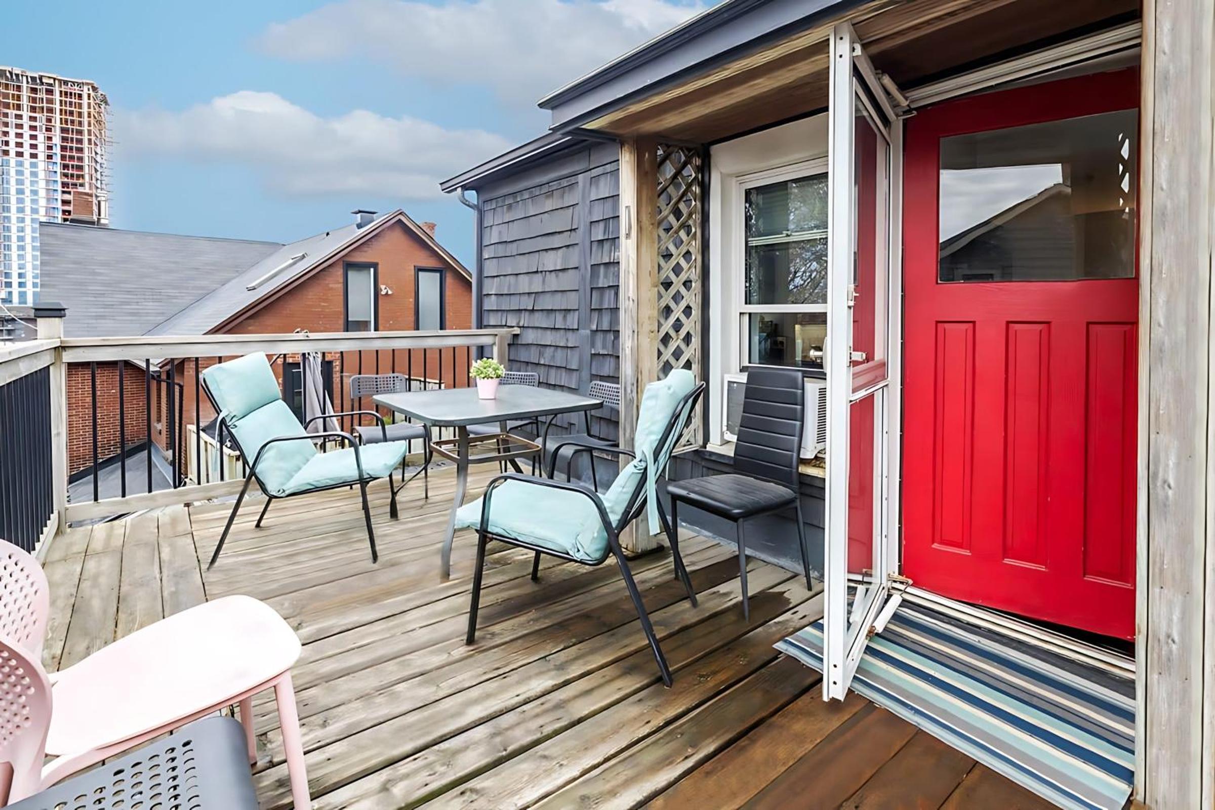 Cozy 2BR Condo - with Private Rooftop Terrace