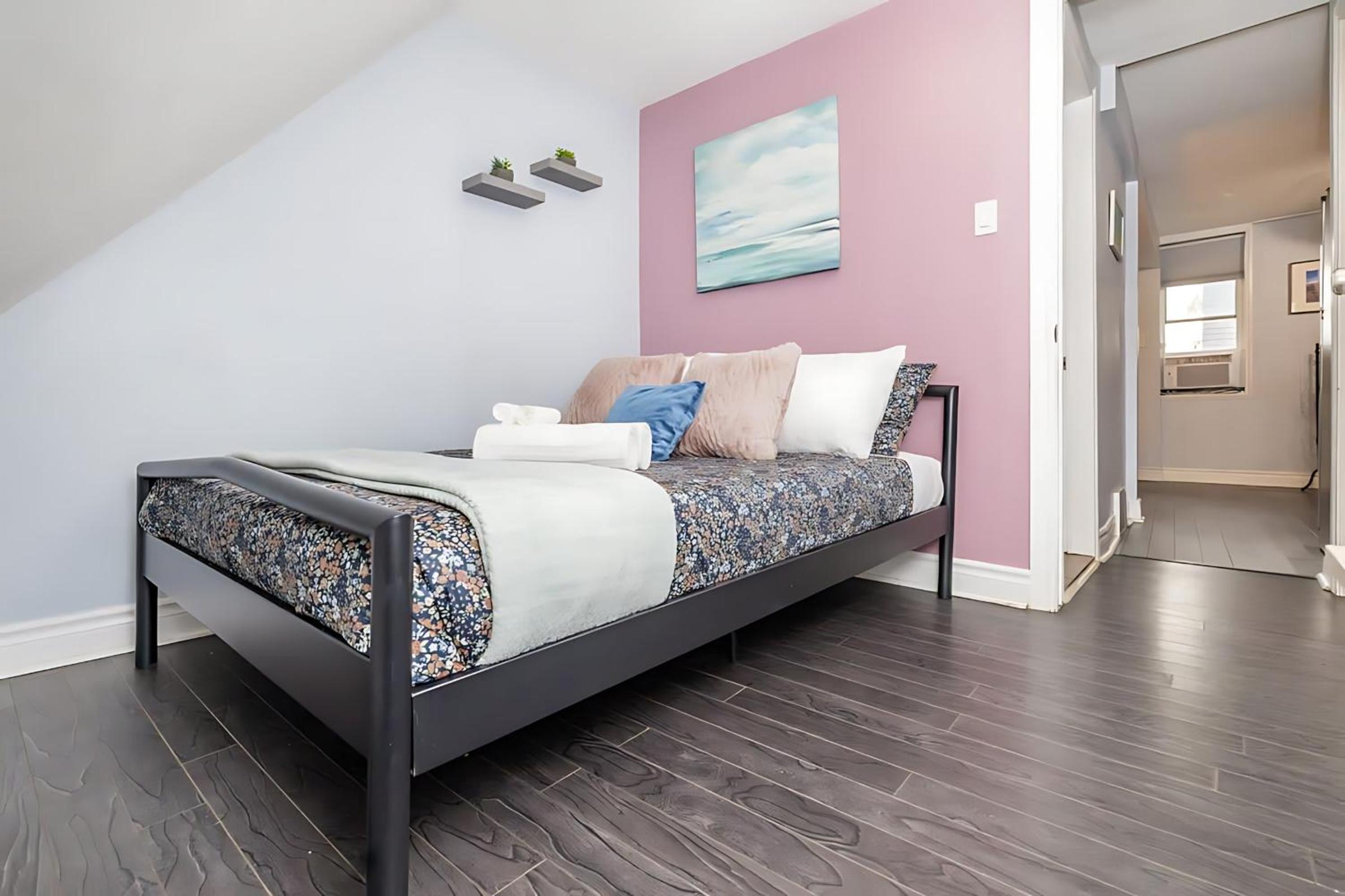 Cozy 2BR Condo - with Private Rooftop Terrace