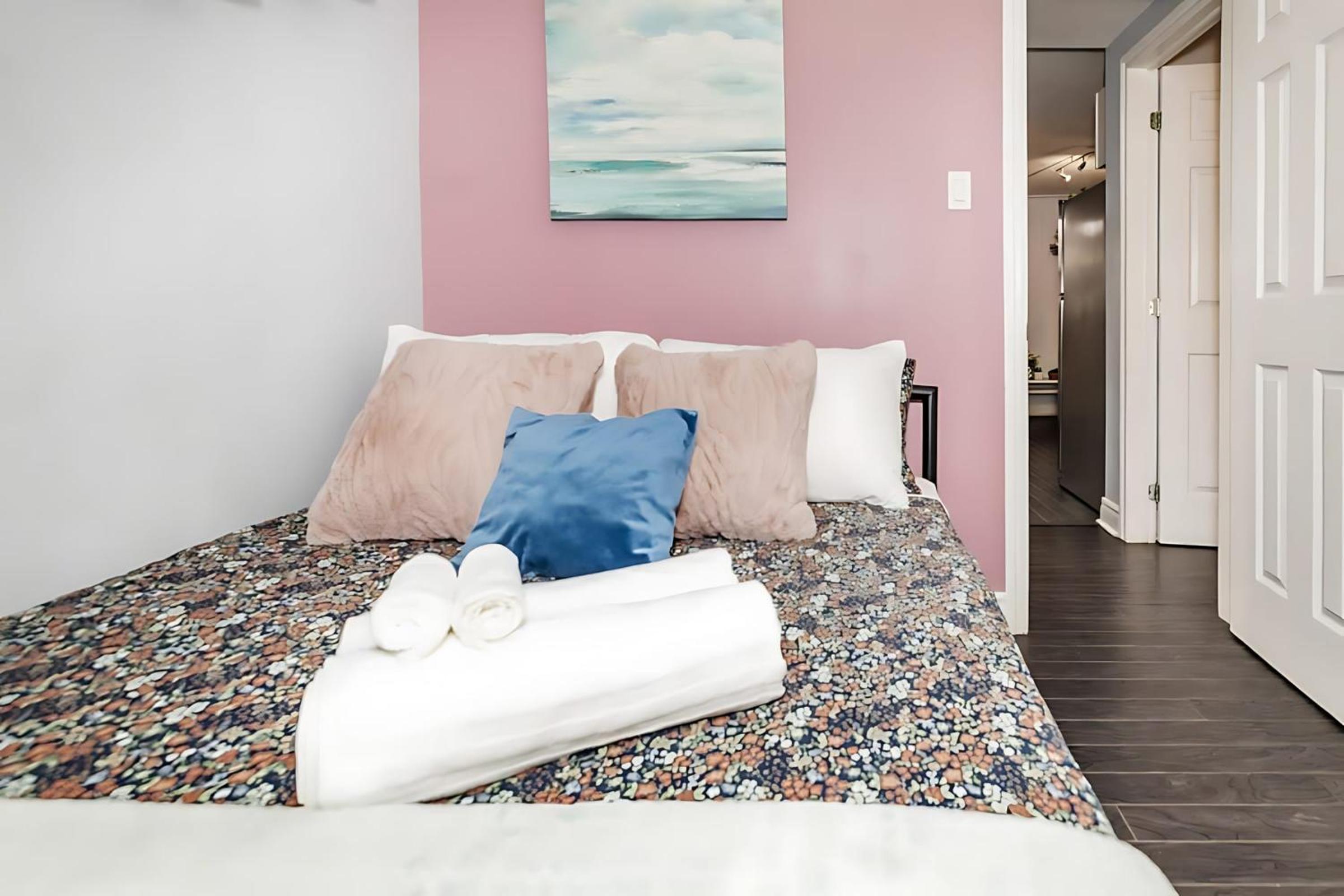 Cozy 2BR Condo - with Private Rooftop Terrace
