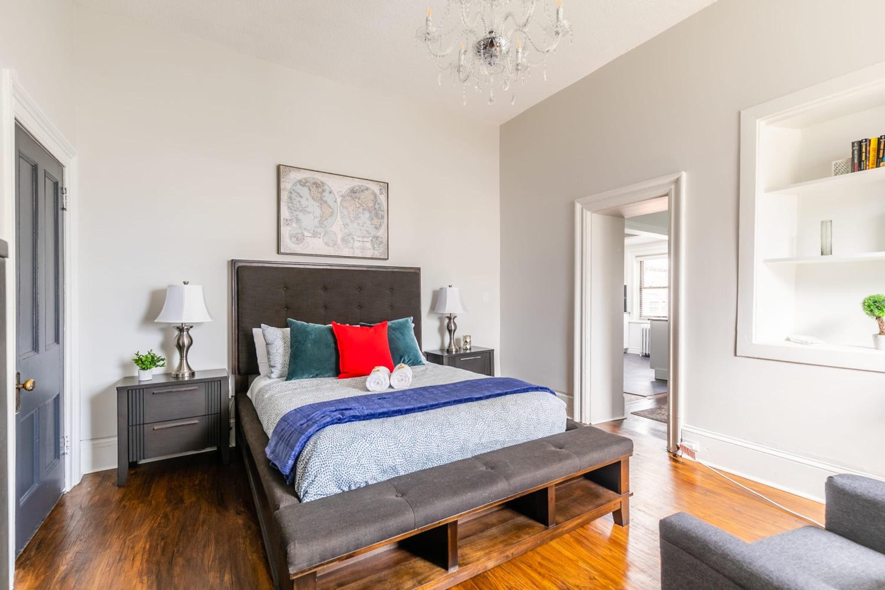 1BR Double bed Apartment in James