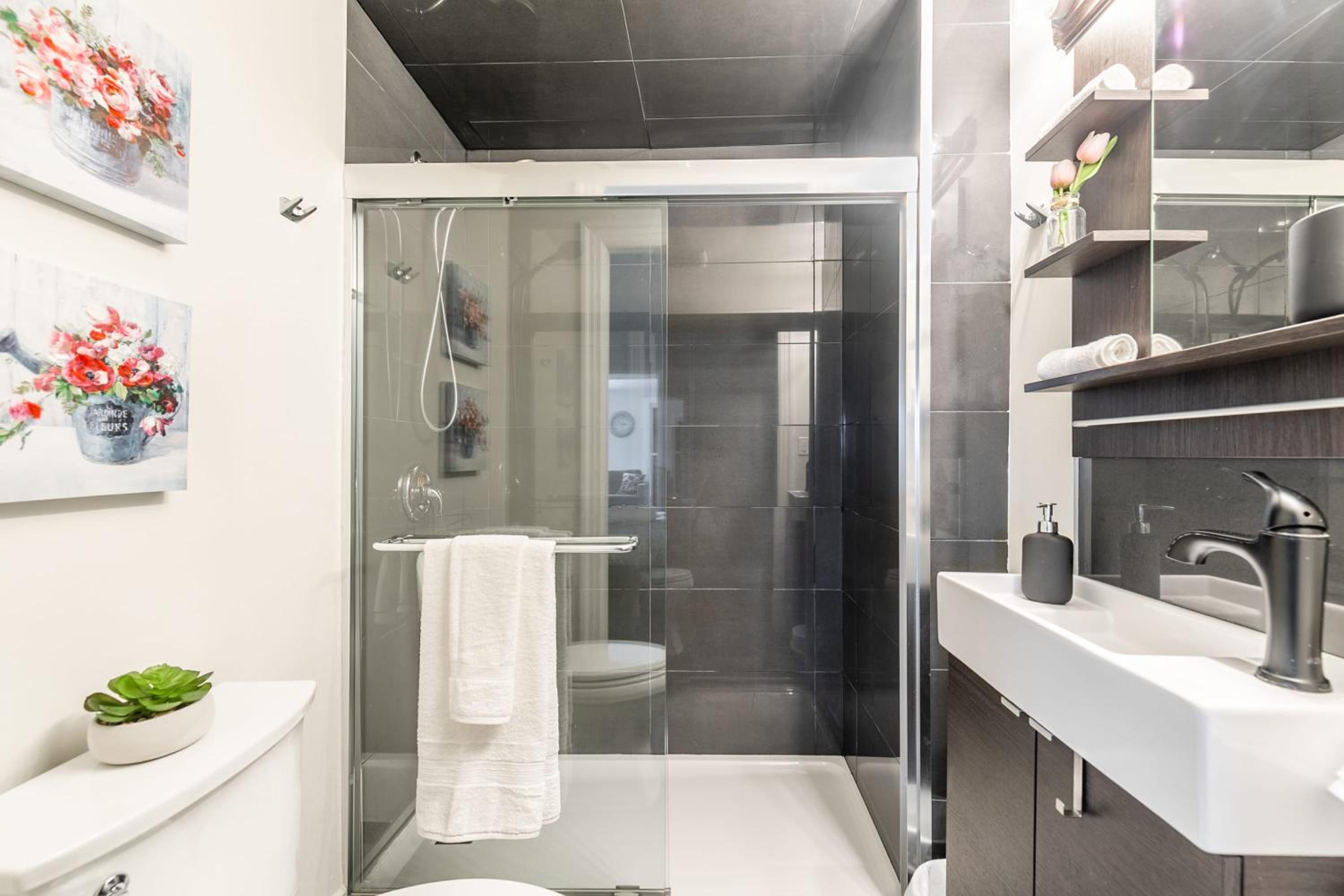 1BR Double bed Apartment in James