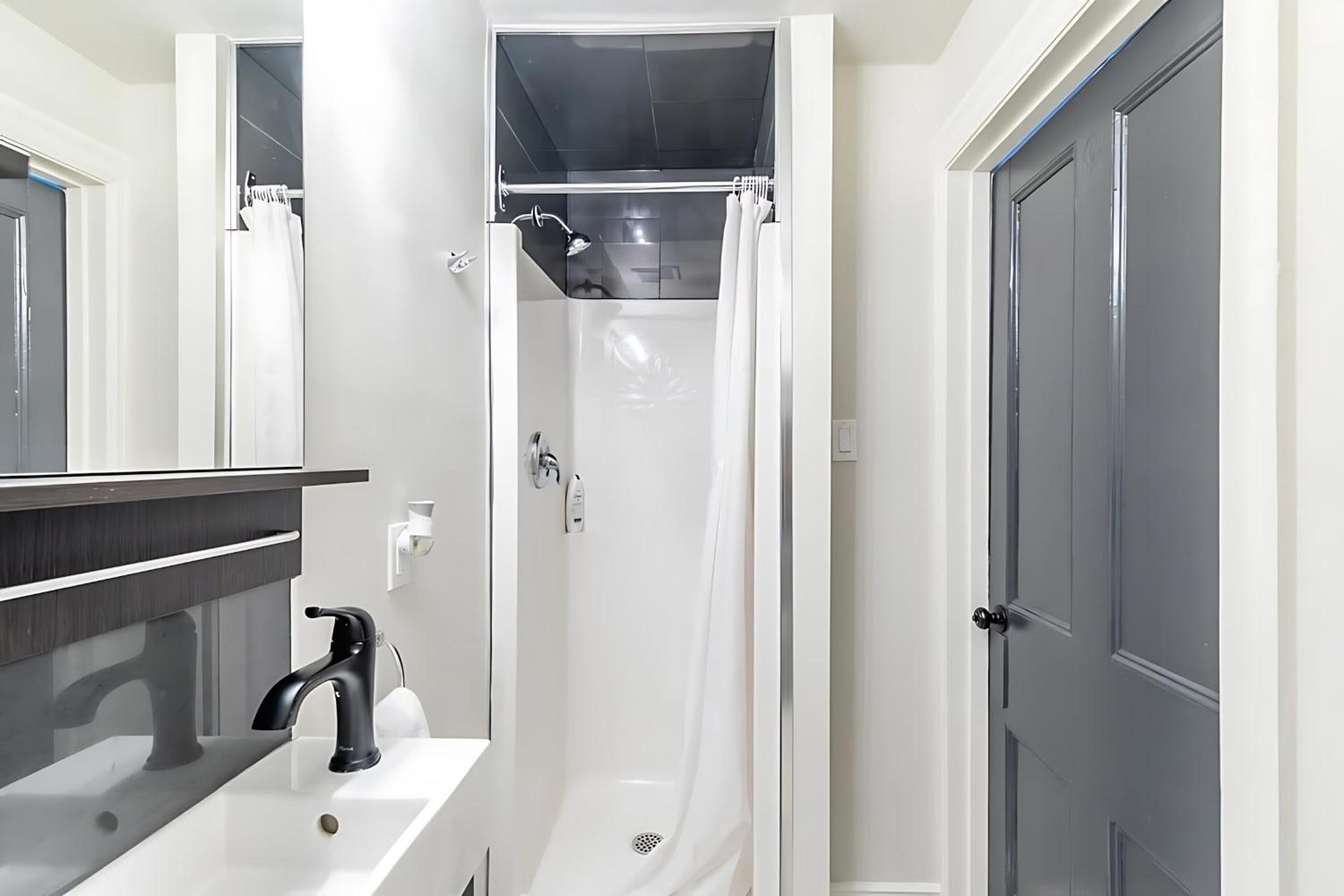 Apartment in the James South Area