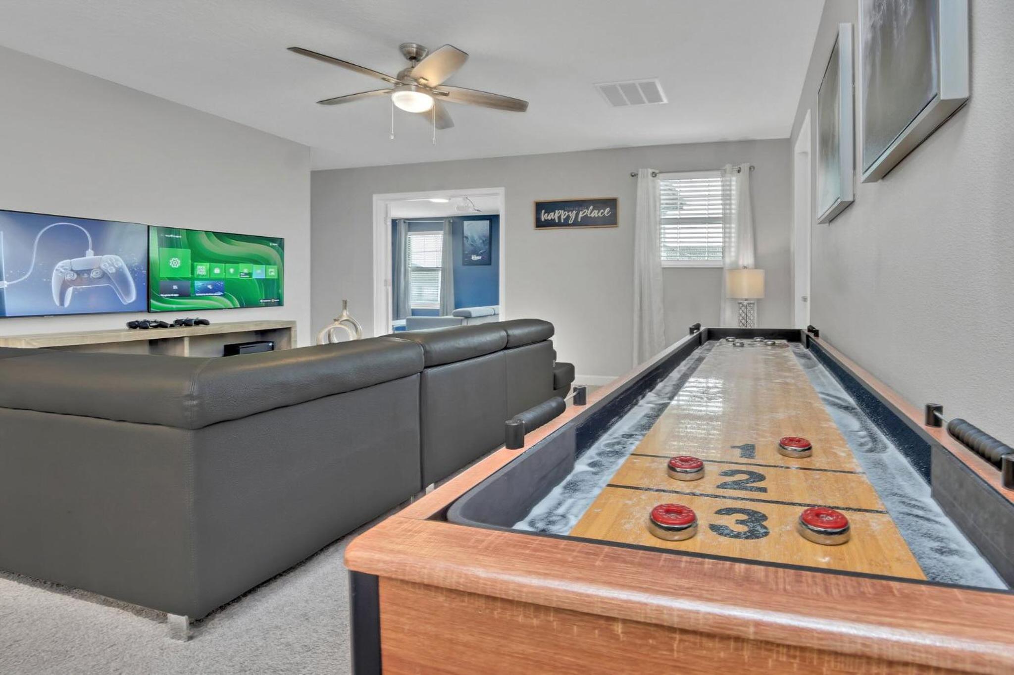 8BR Luxury - Sleeps 22 - Near Disney with Pool & Hot Tub!