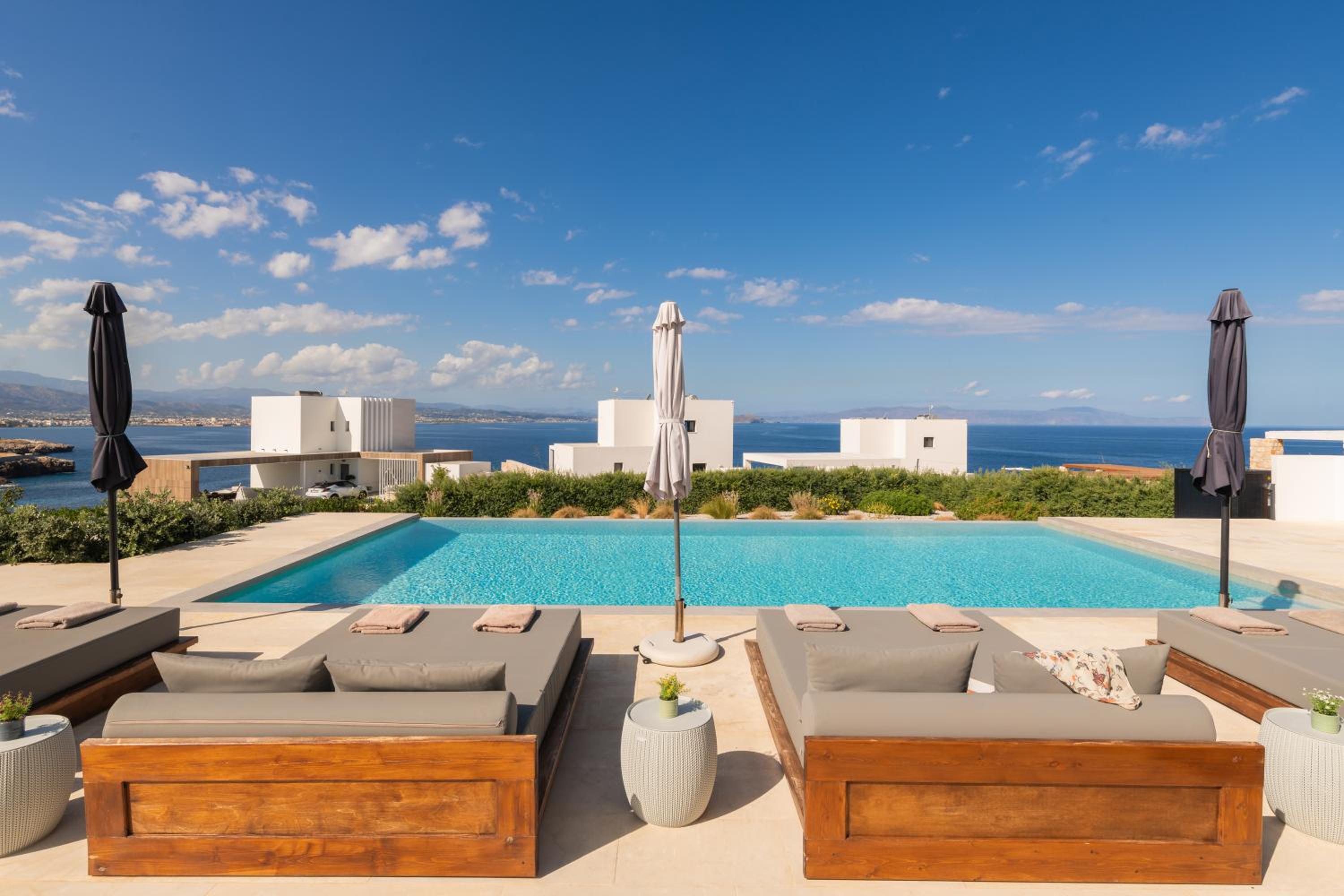 Tholaria Villa photo 3