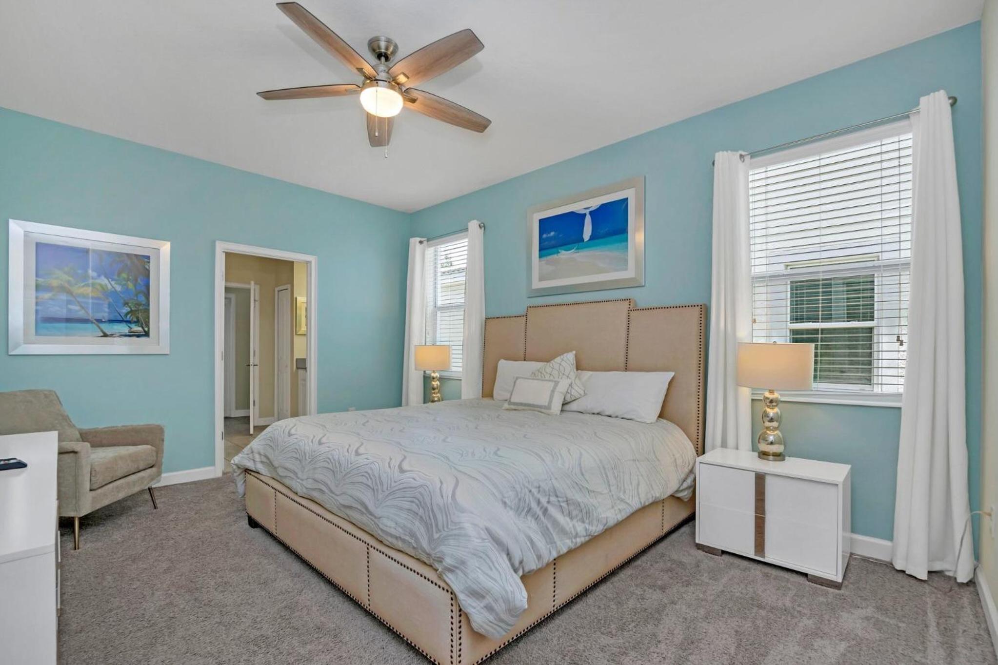 8BR Luxury - Sleeps 22 - Near Disney with Pool & Hot Tub!