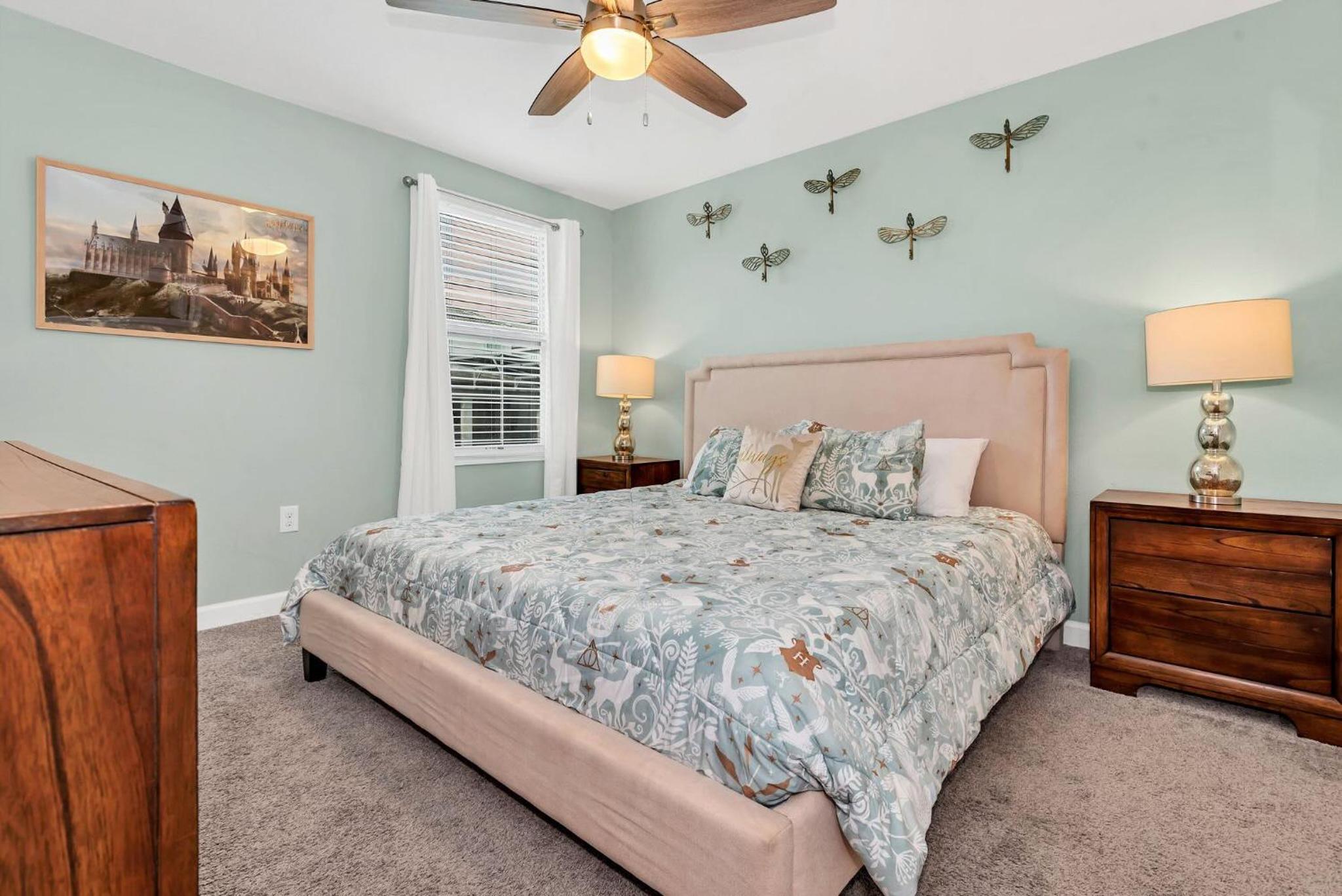 8BR Luxury - Sleeps 22 - Near Disney with Pool & Hot Tub!