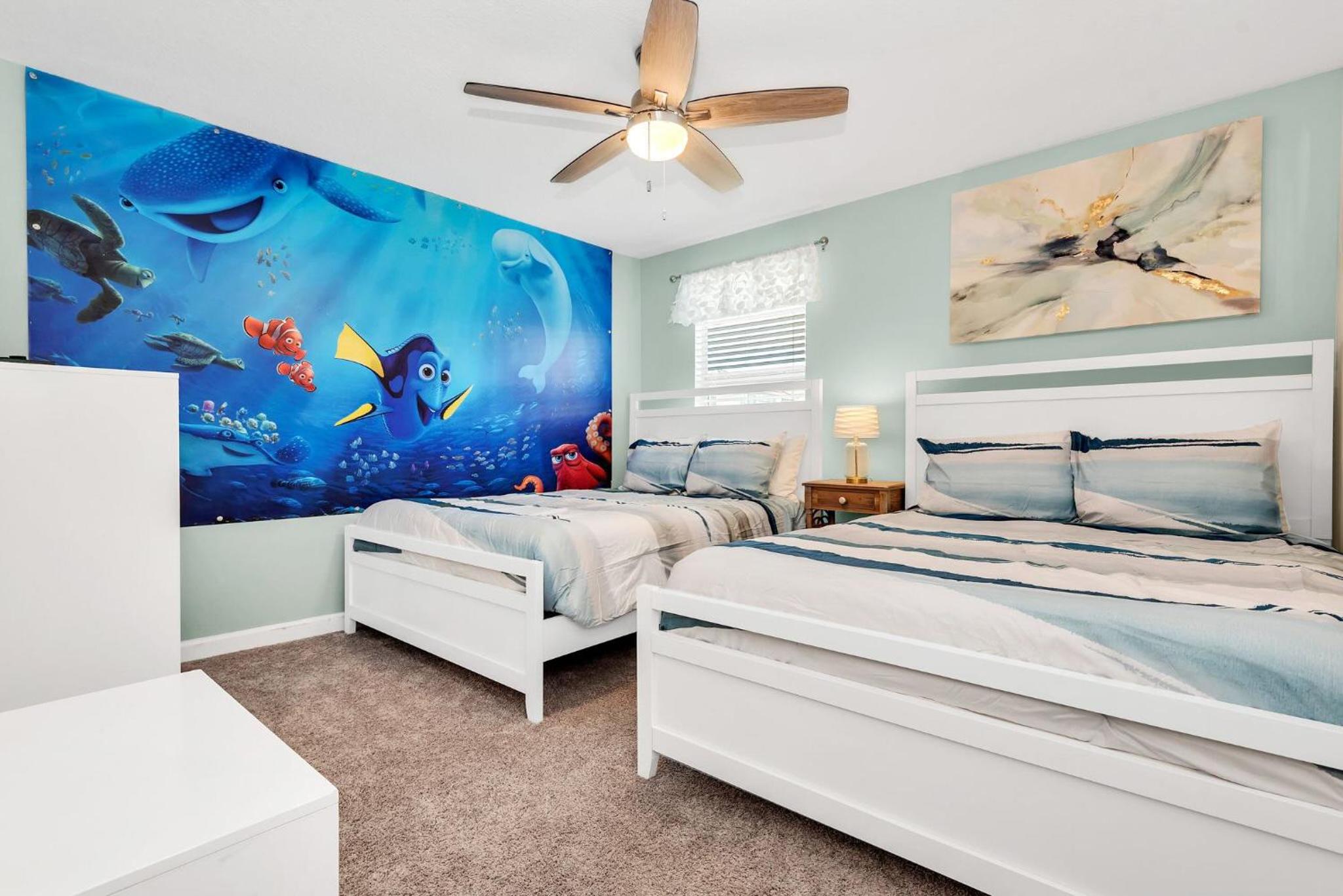 8BR Luxury - Sleeps 22 - Near Disney with Pool & Hot Tub!