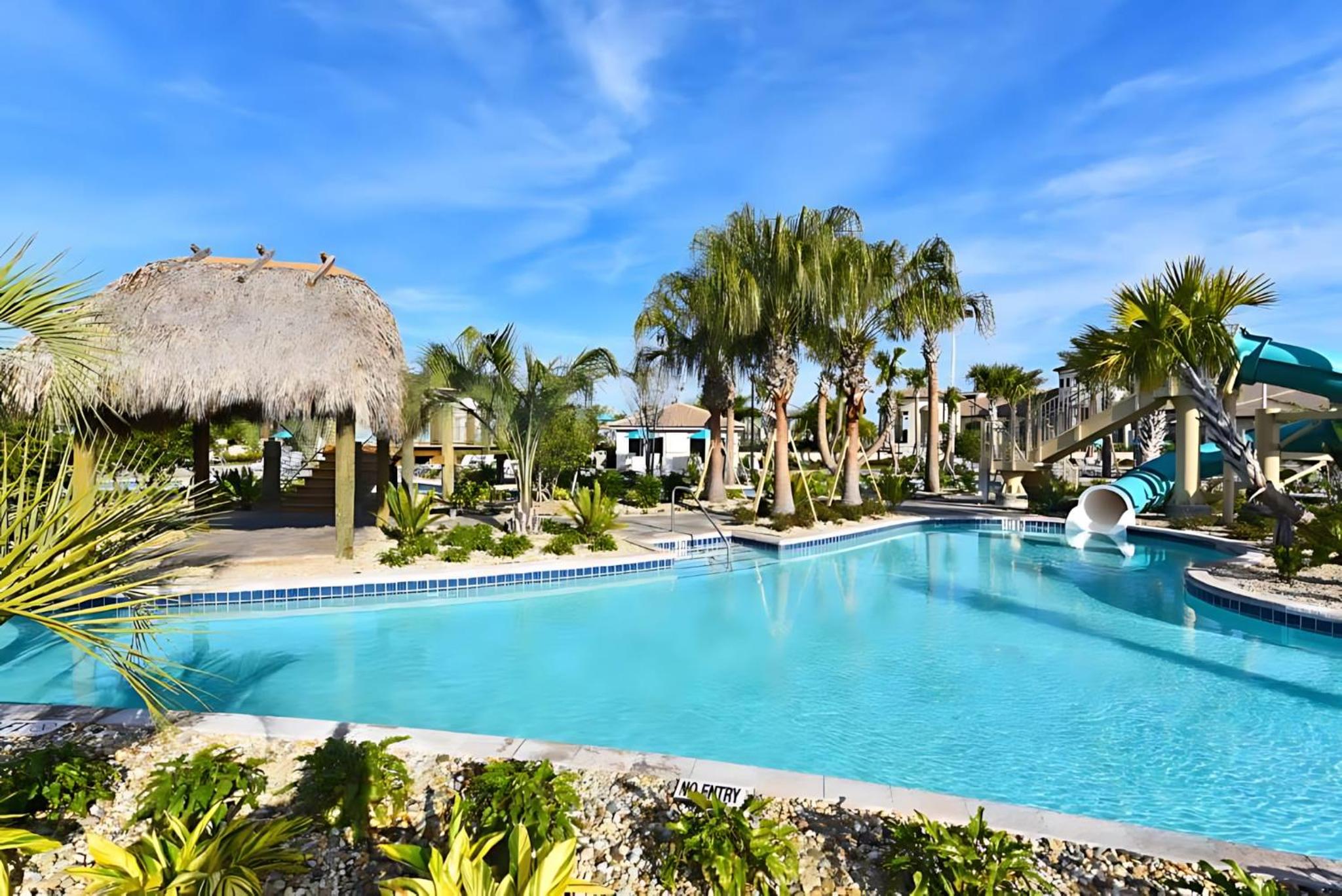 8BR Luxury - Sleeps 22 - Near Disney with Pool & Hot Tub!