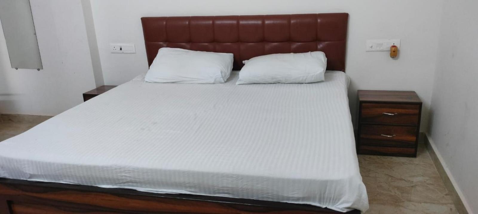 Hotel Premkunj