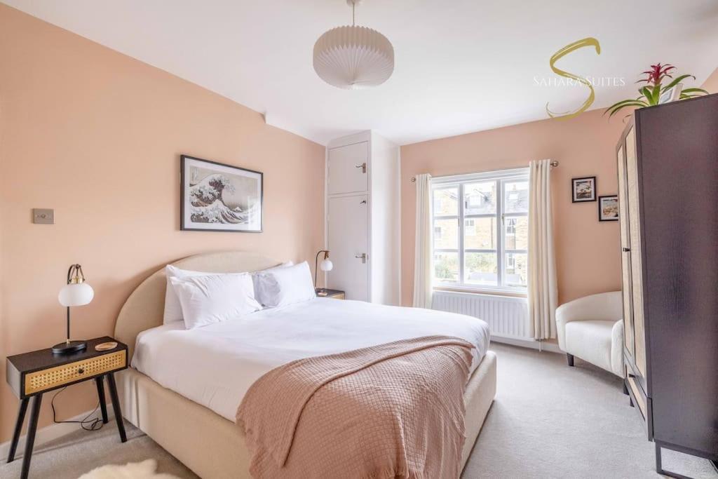 Unwind in Style - Book Your 3 BED Windsor Getaway view 2