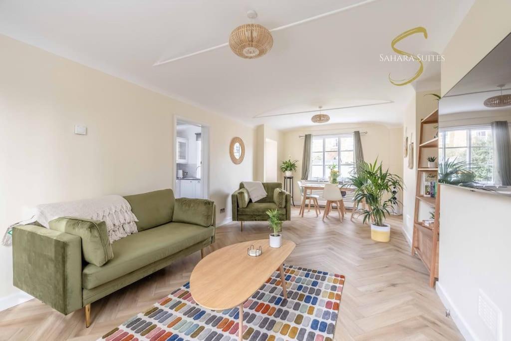 Unwind in Style - Book Your 3 BED Windsor Getaway view 3