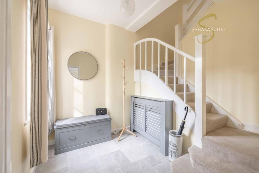 Unwind in Style - Book Your 3 BED Windsor Getaway view 4