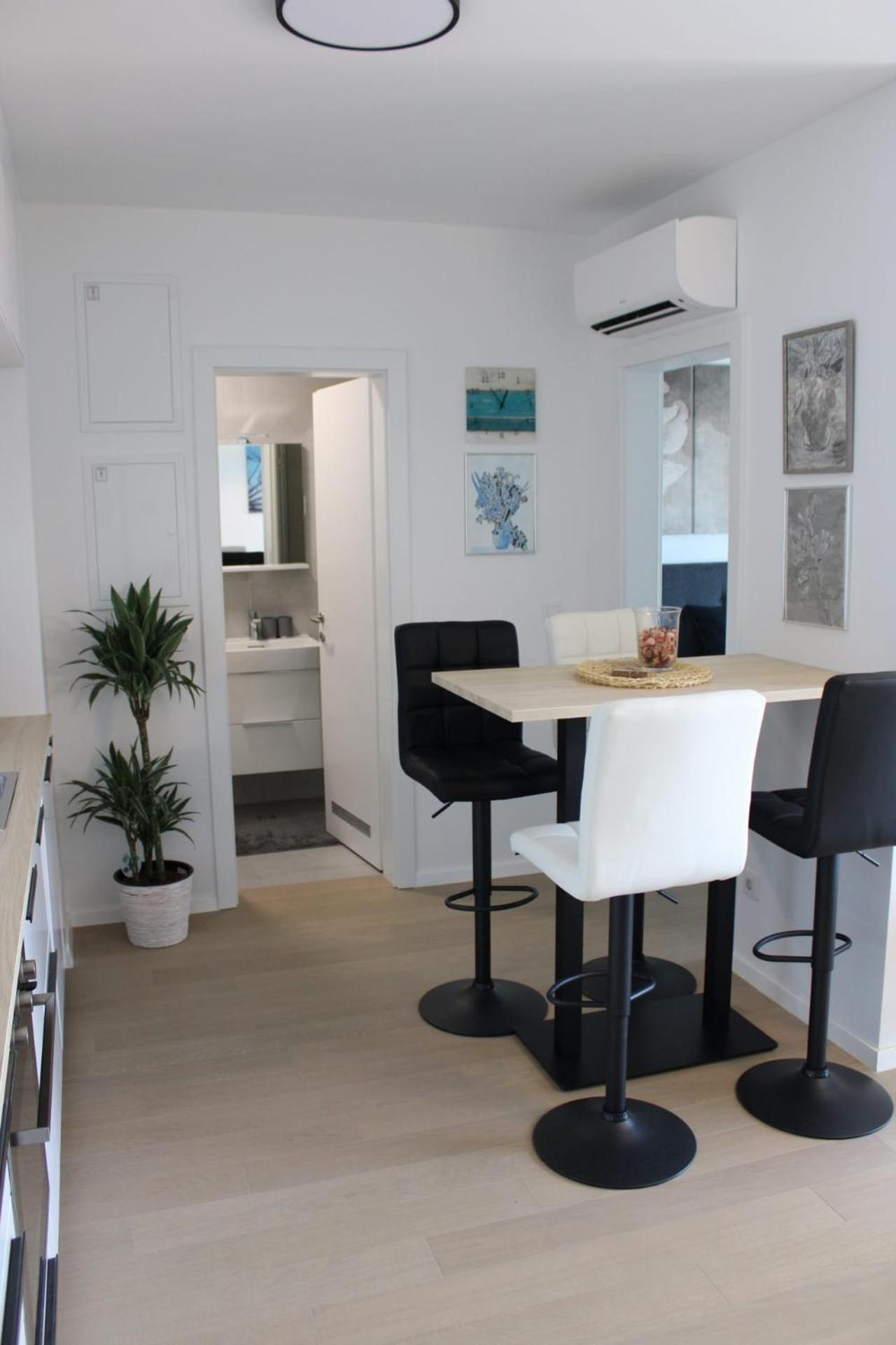 Bubi Apartments-Private parking