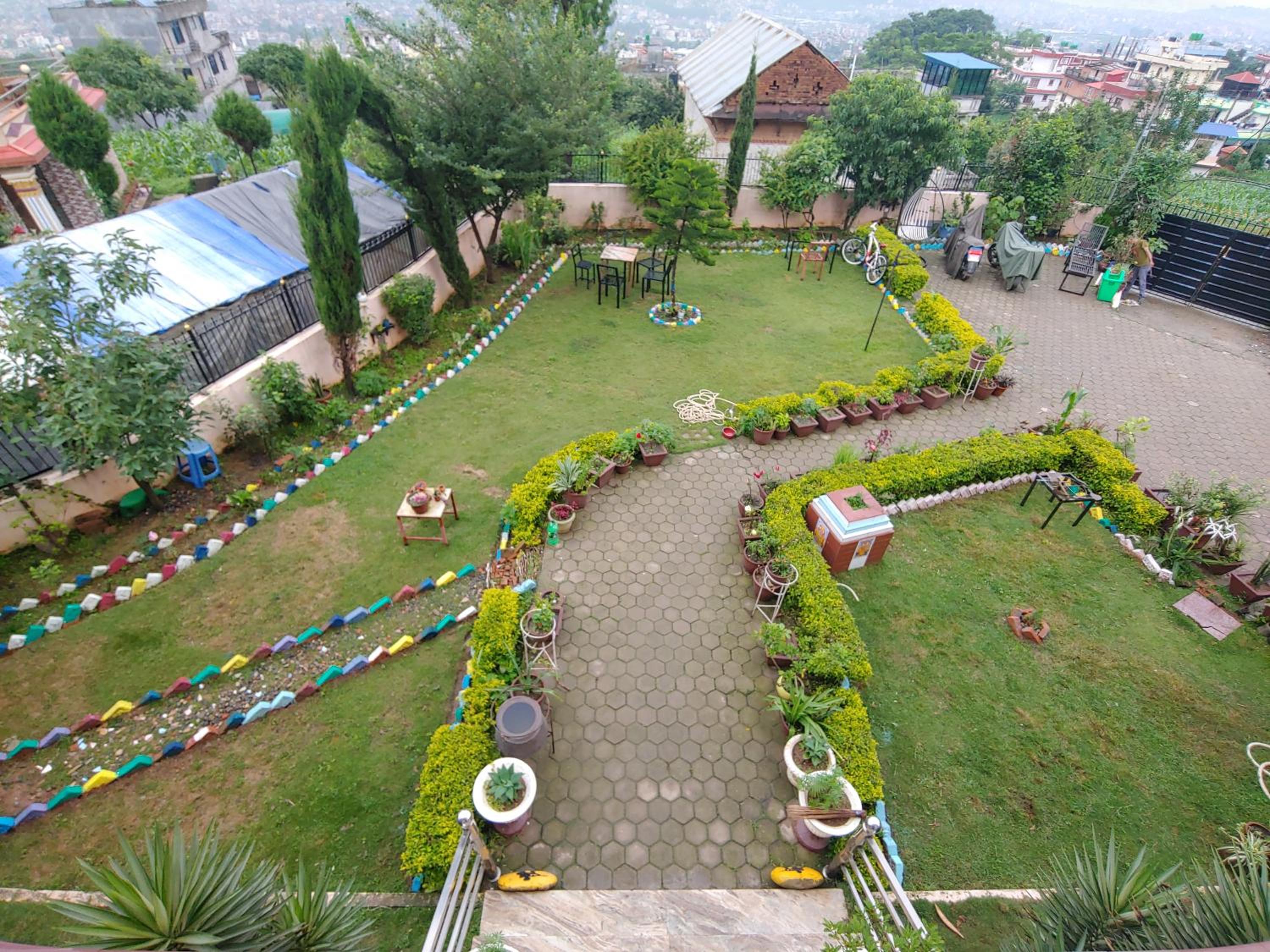 Beautiful house and garden view 4