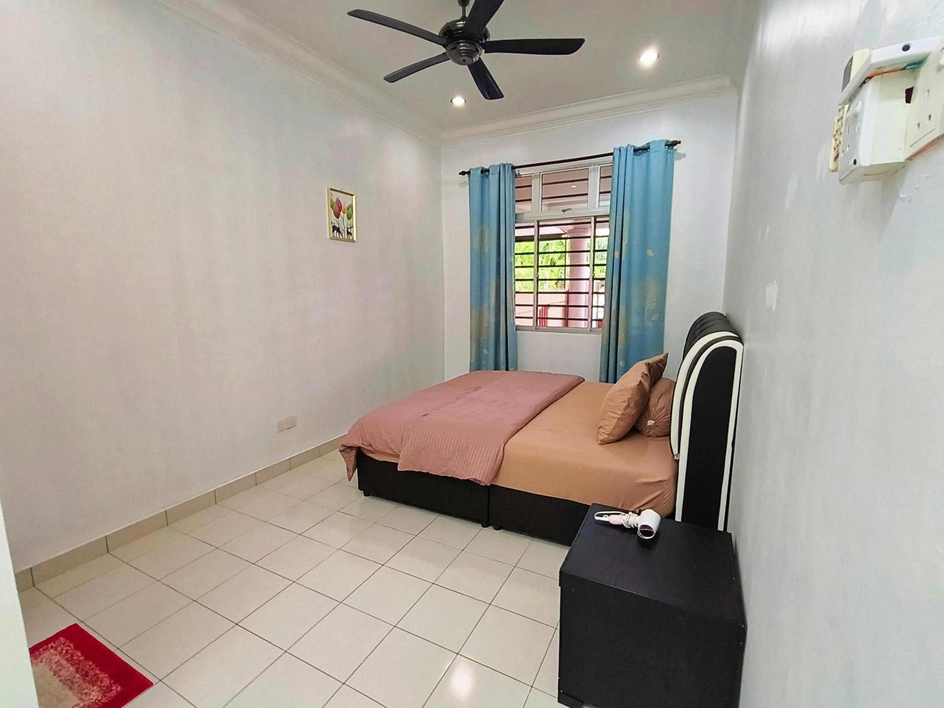 Lukut Holiday Home photo 3
