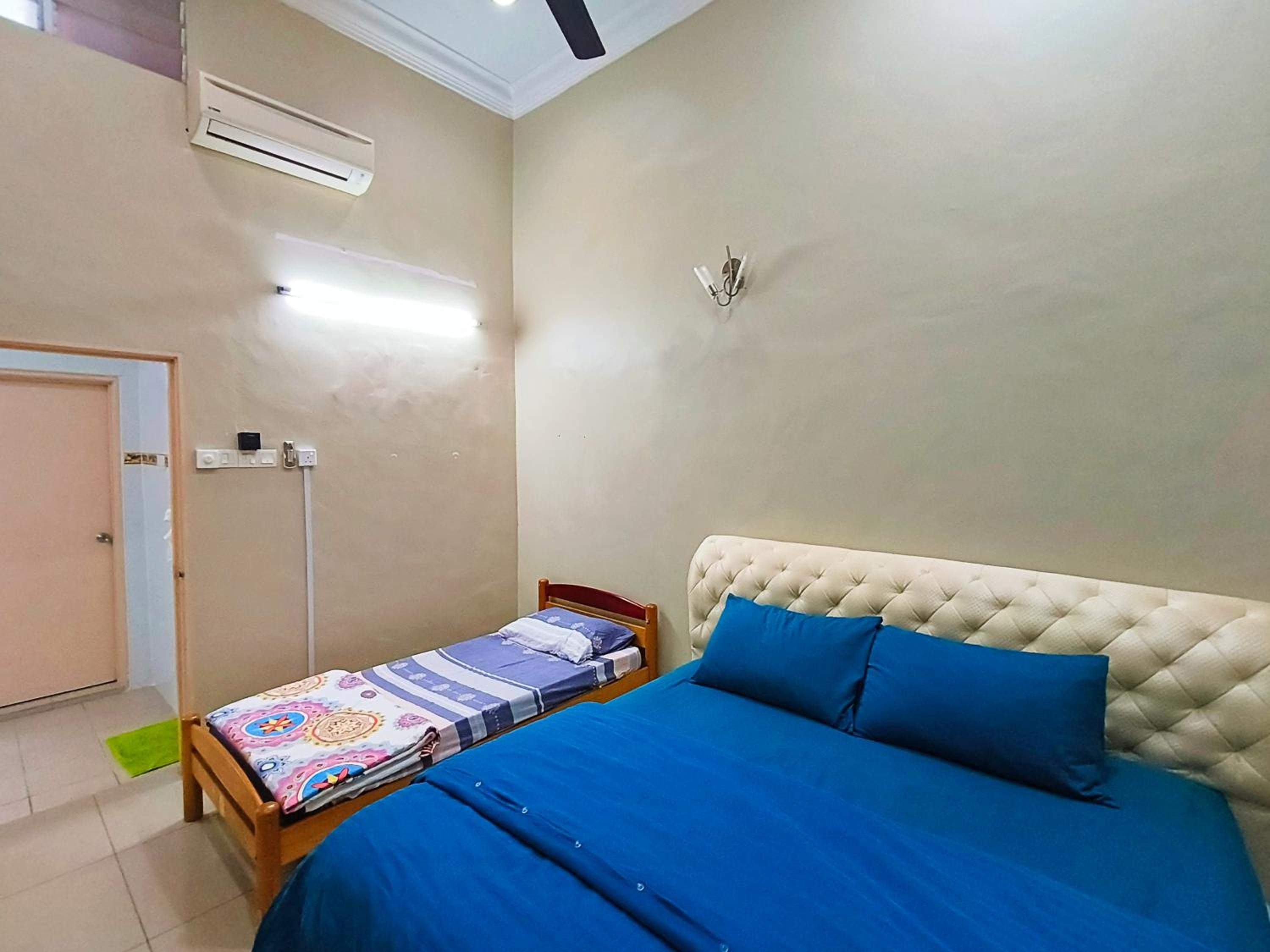 Lukut Holiday Home photo 8