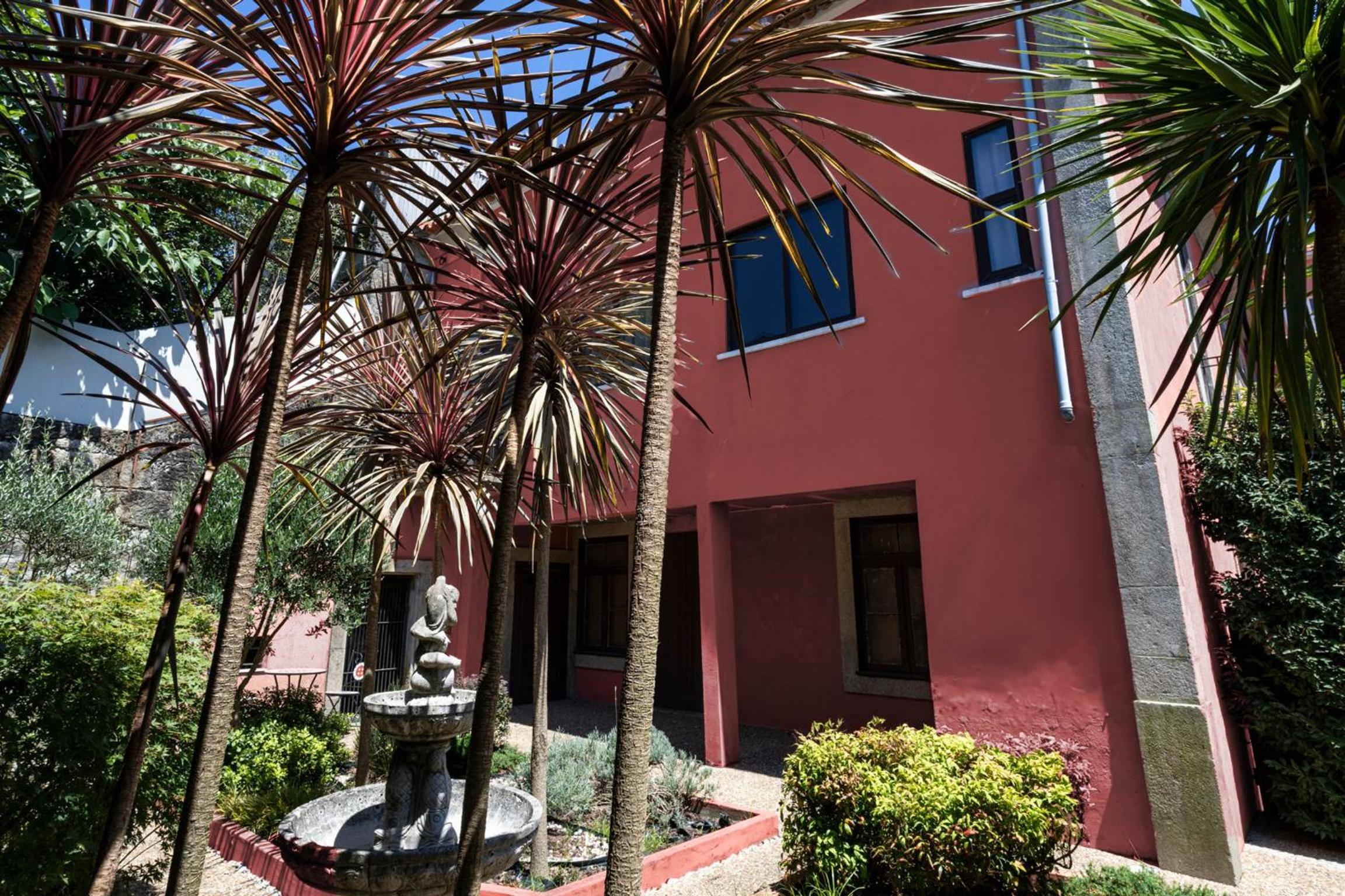 Guesthouse Bonjardim by LovelyStay view 5