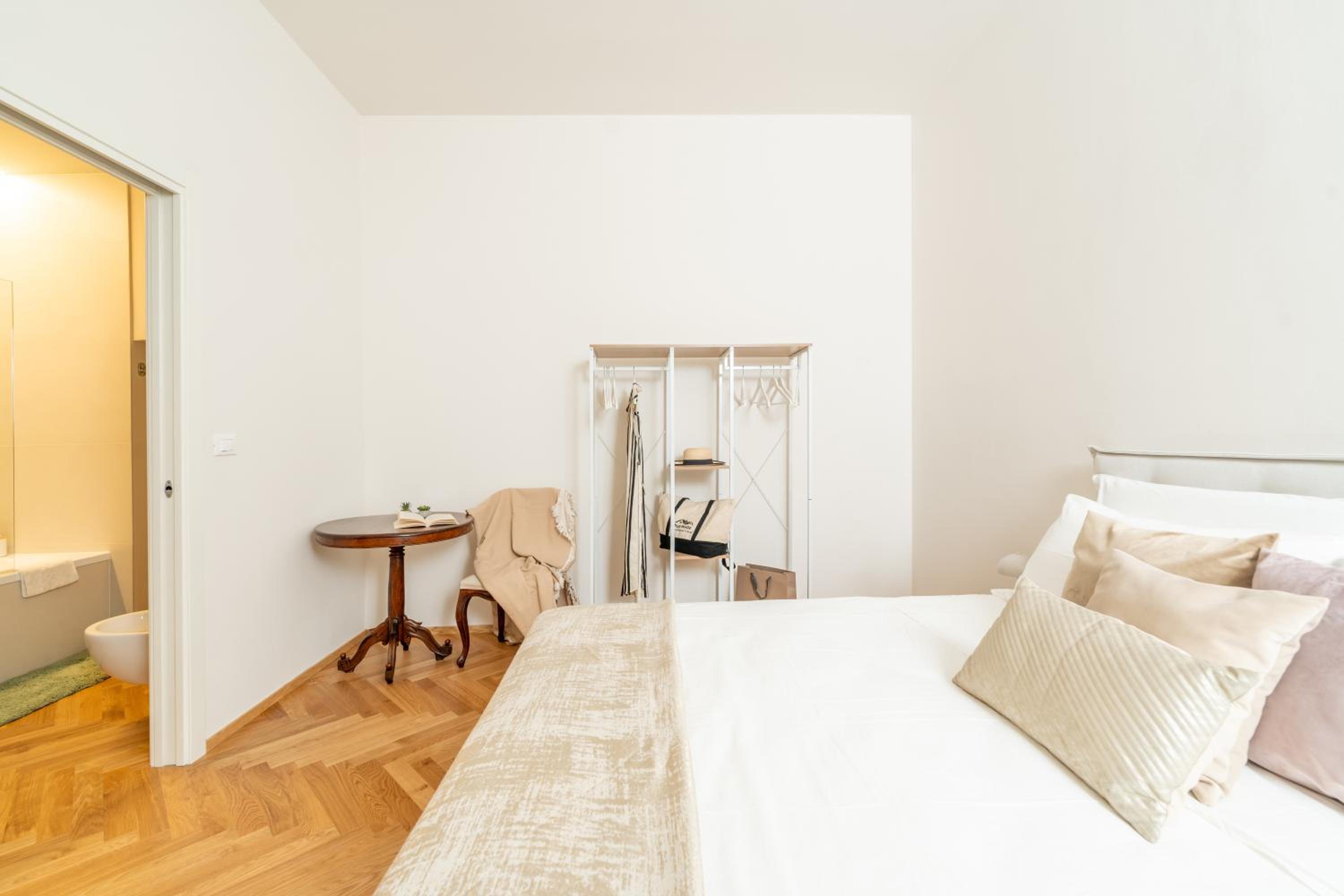 Caporali 23 - 3 Bedrooms with Balcony - ItalyWeGo
