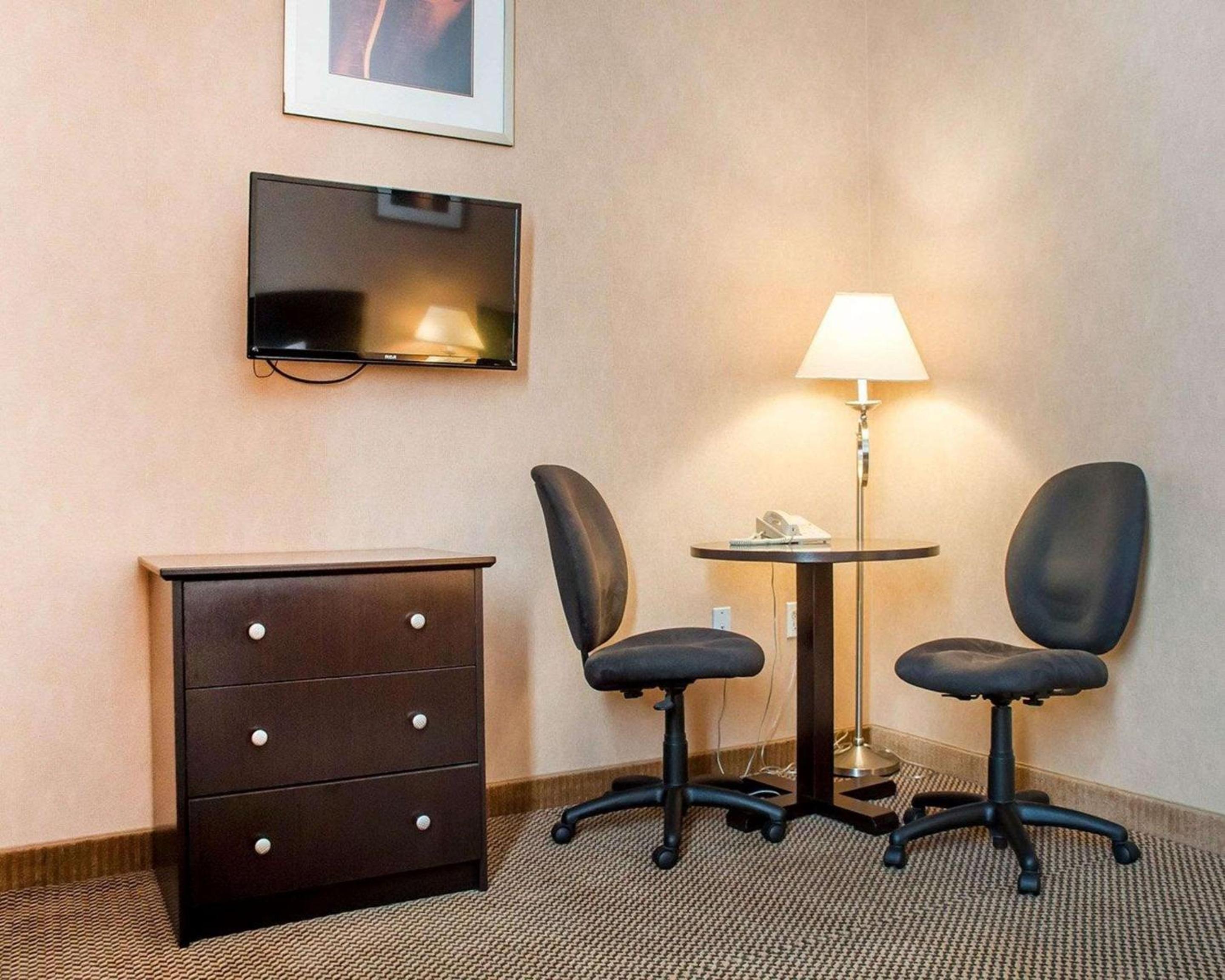Woodstock Vacations - Woodstock Inn and Suites - Property Image 12