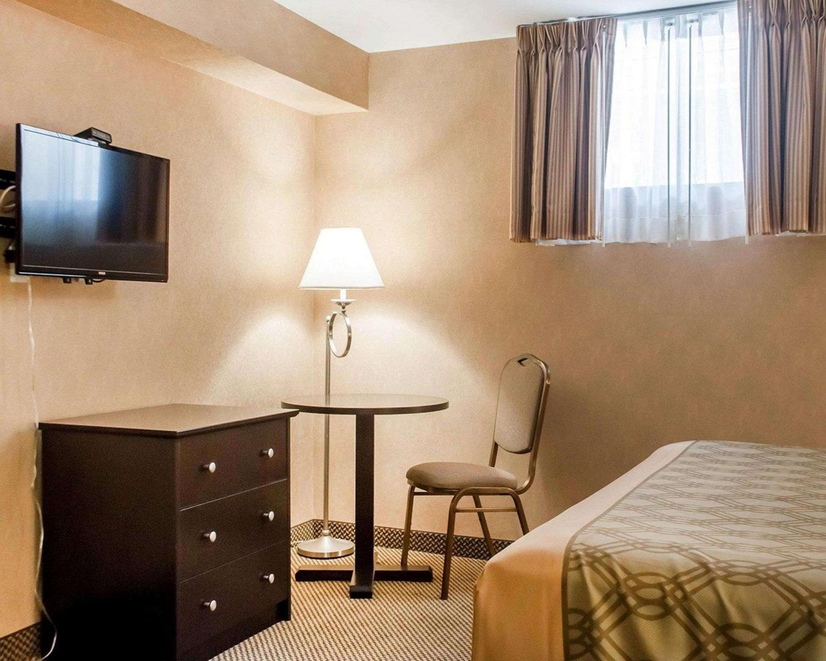 Woodstock Vacations - Woodstock Inn and Suites - Property Image 10
