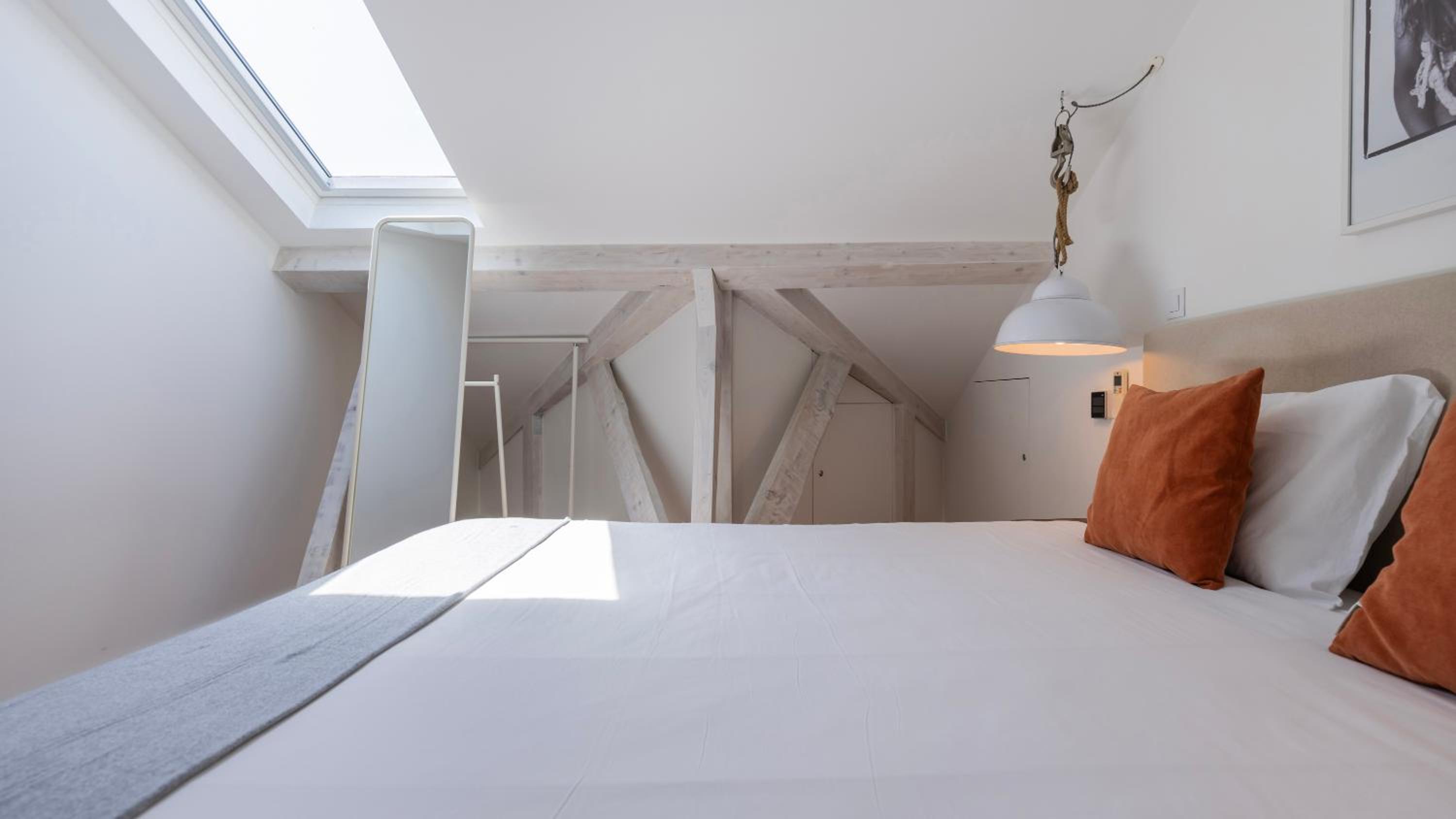 Charming 3BDR Duplex in City Center by LovelyStay view 5