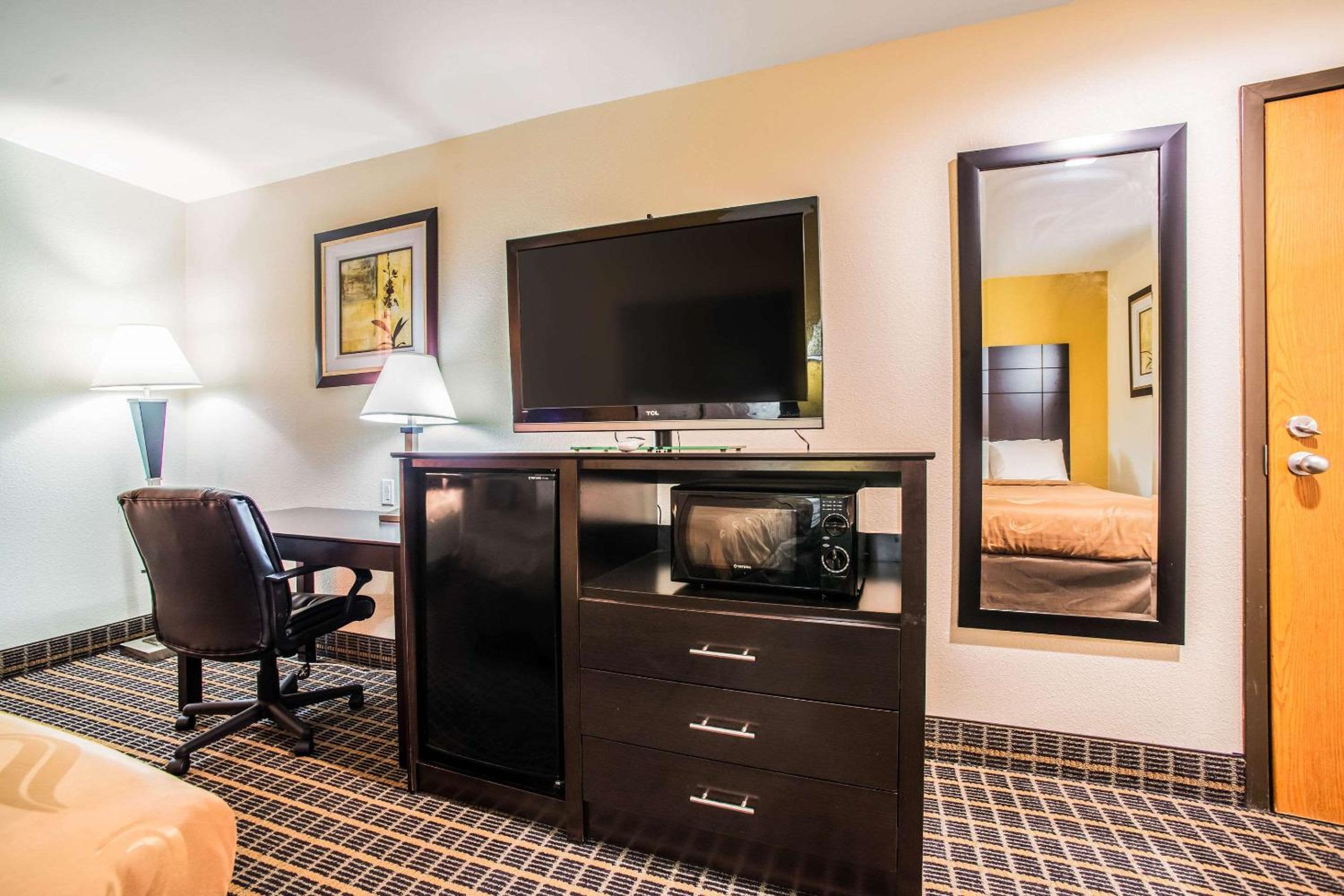 Carbondale Vacations - Quality Inn Carbondale University area - Property Image 14