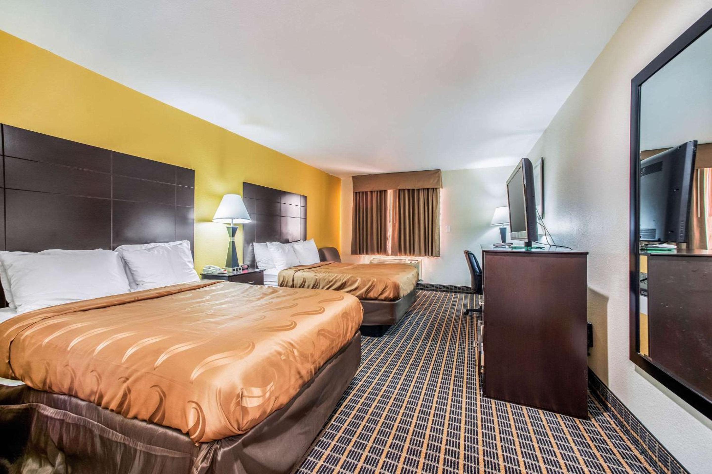 Carbondale Vacations - Quality Inn Carbondale University area - Property Image 37