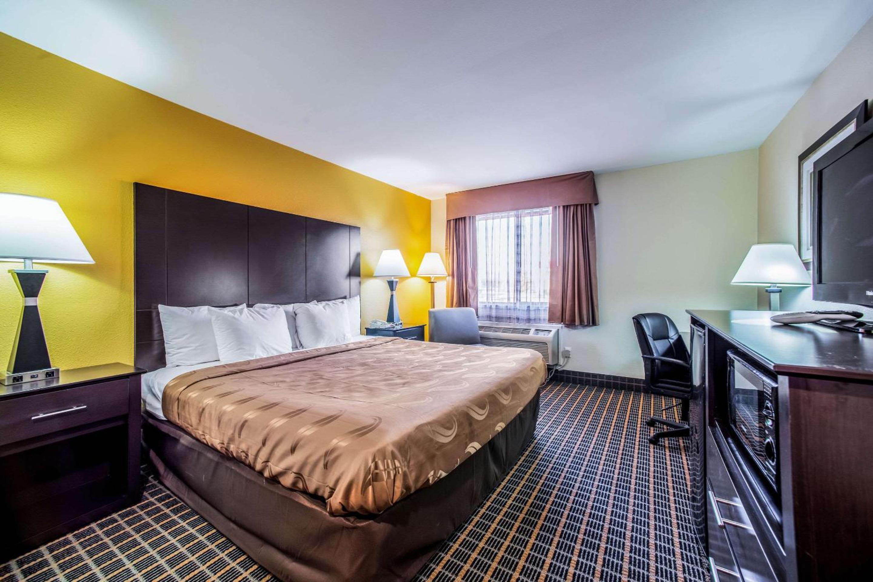 Carbondale Vacations - Quality Inn Carbondale University area - Property Image 41