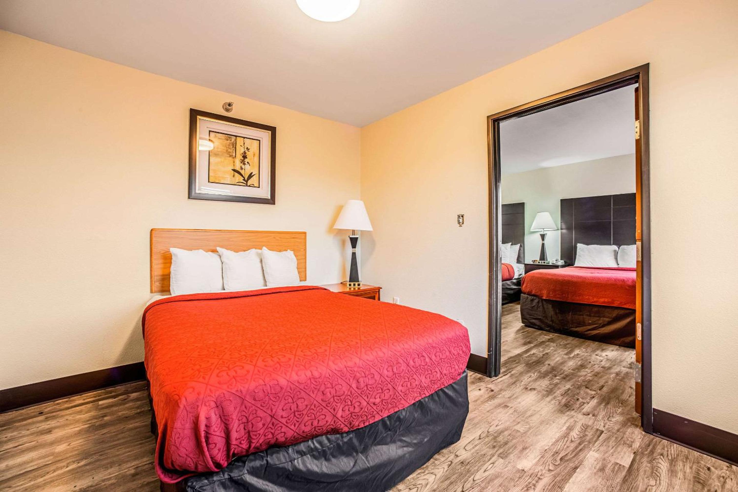 Carbondale Vacations - Quality Inn Carbondale University area - Property Image 7