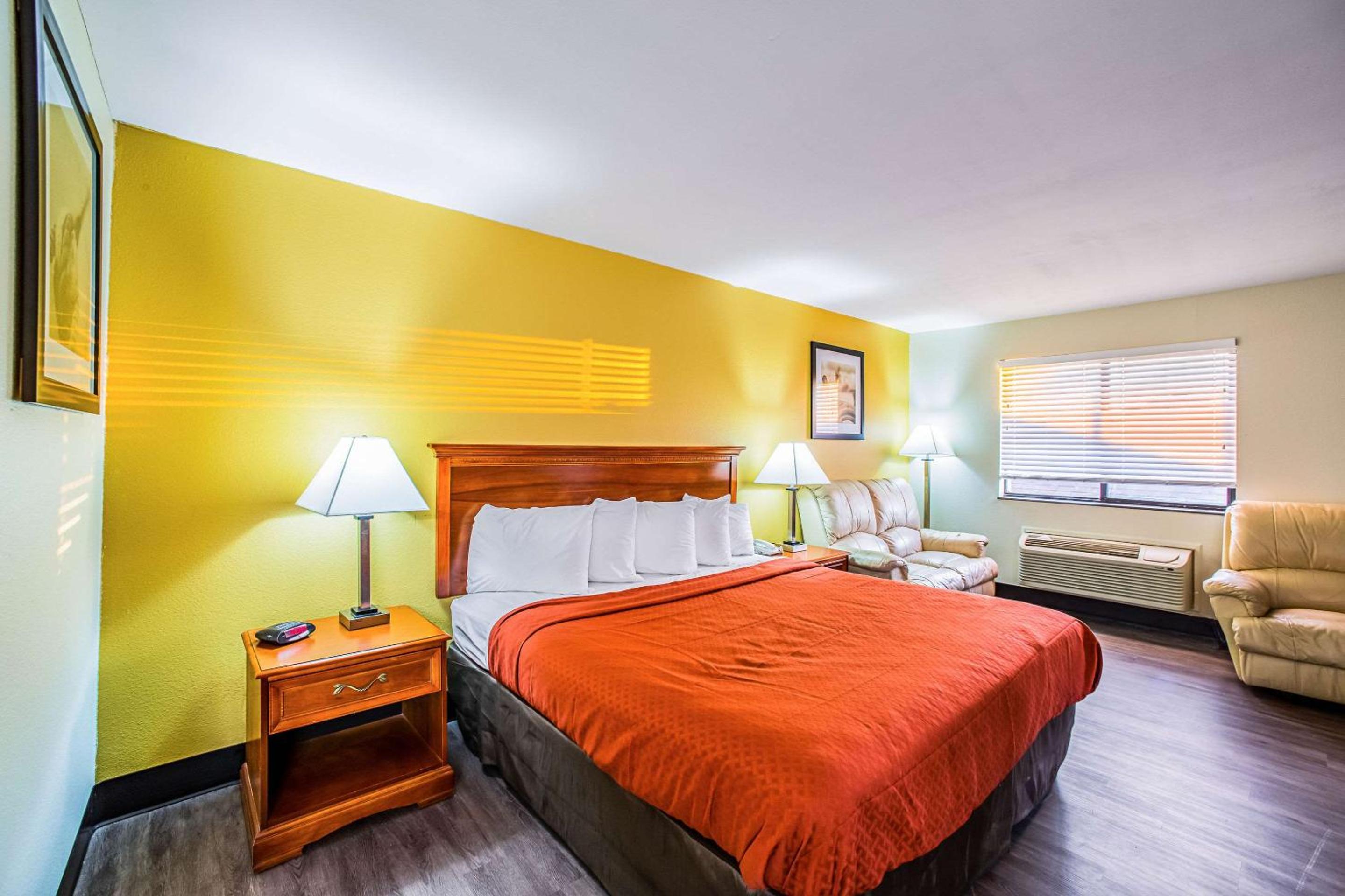 Carbondale Vacations - Quality Inn Carbondale University area - Property Image 16