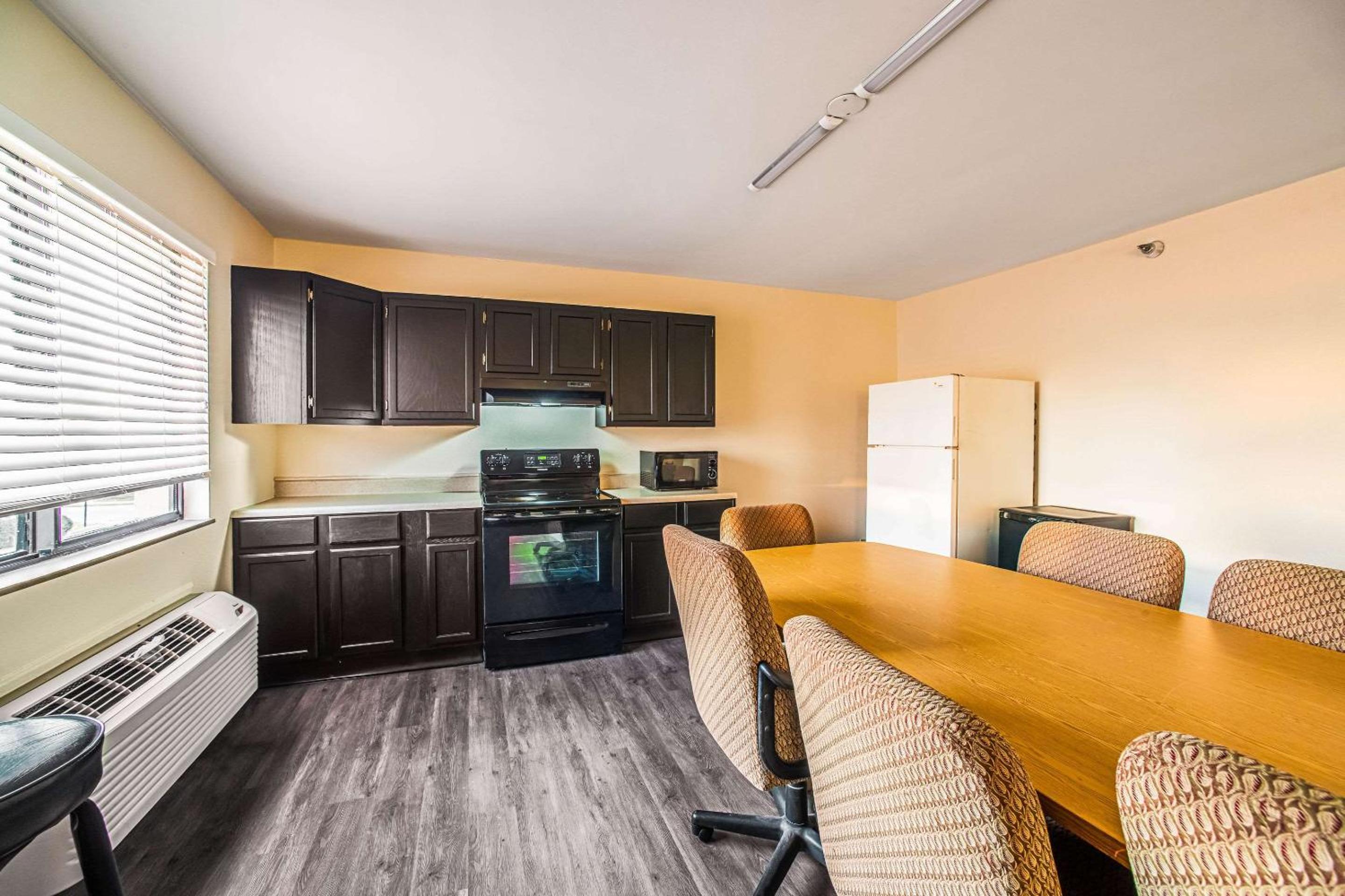 Carbondale Vacations - Quality Inn Carbondale University area - Property Image 18
