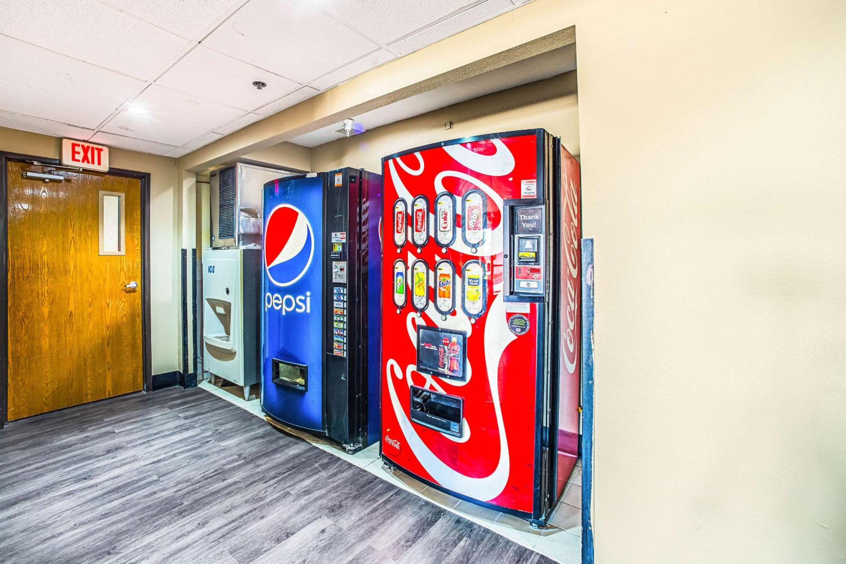 Carbondale Vacations - Quality Inn Carbondale University area - Property Image 25