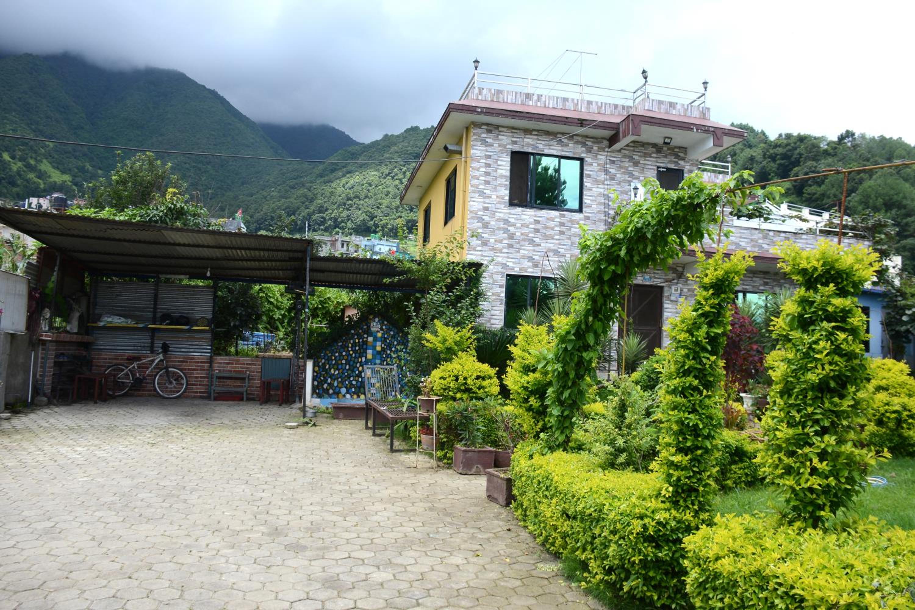 Beautiful house and garden view 3