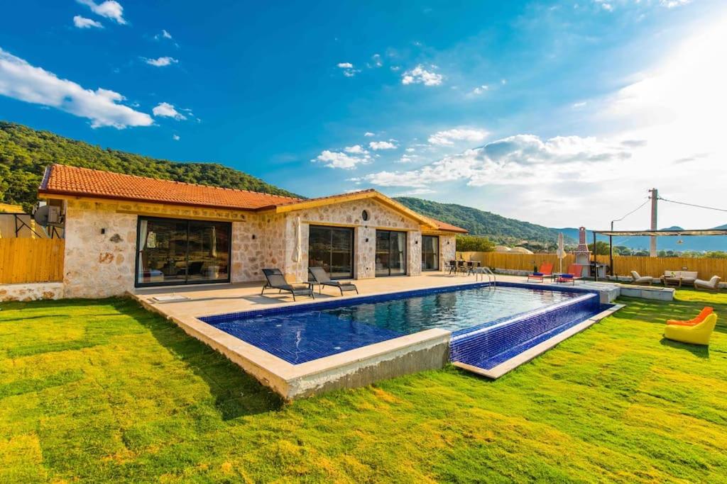 Villa Anetos view 4