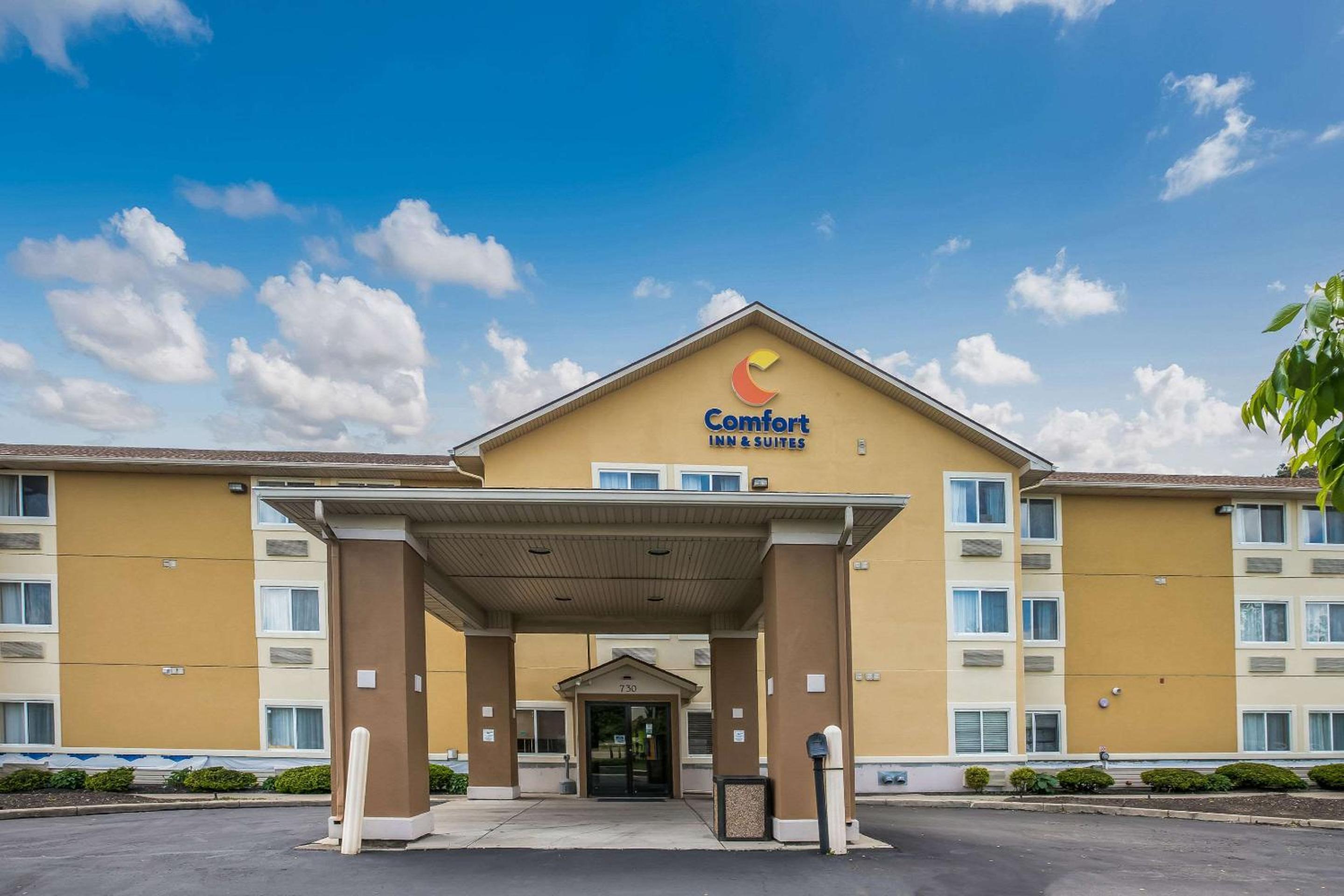 Comfort Inn & Suites Fairborn near Wright Patterson AFB view 3