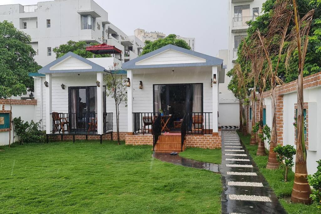 Courtyard By Palm -3BKH Mini Farm House view 5