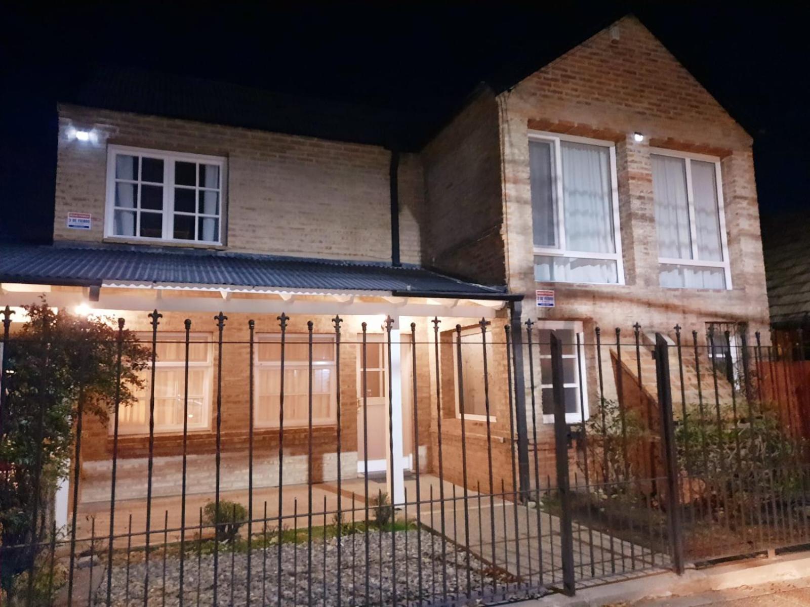 Rentahouse-smandes Casa con arroyo