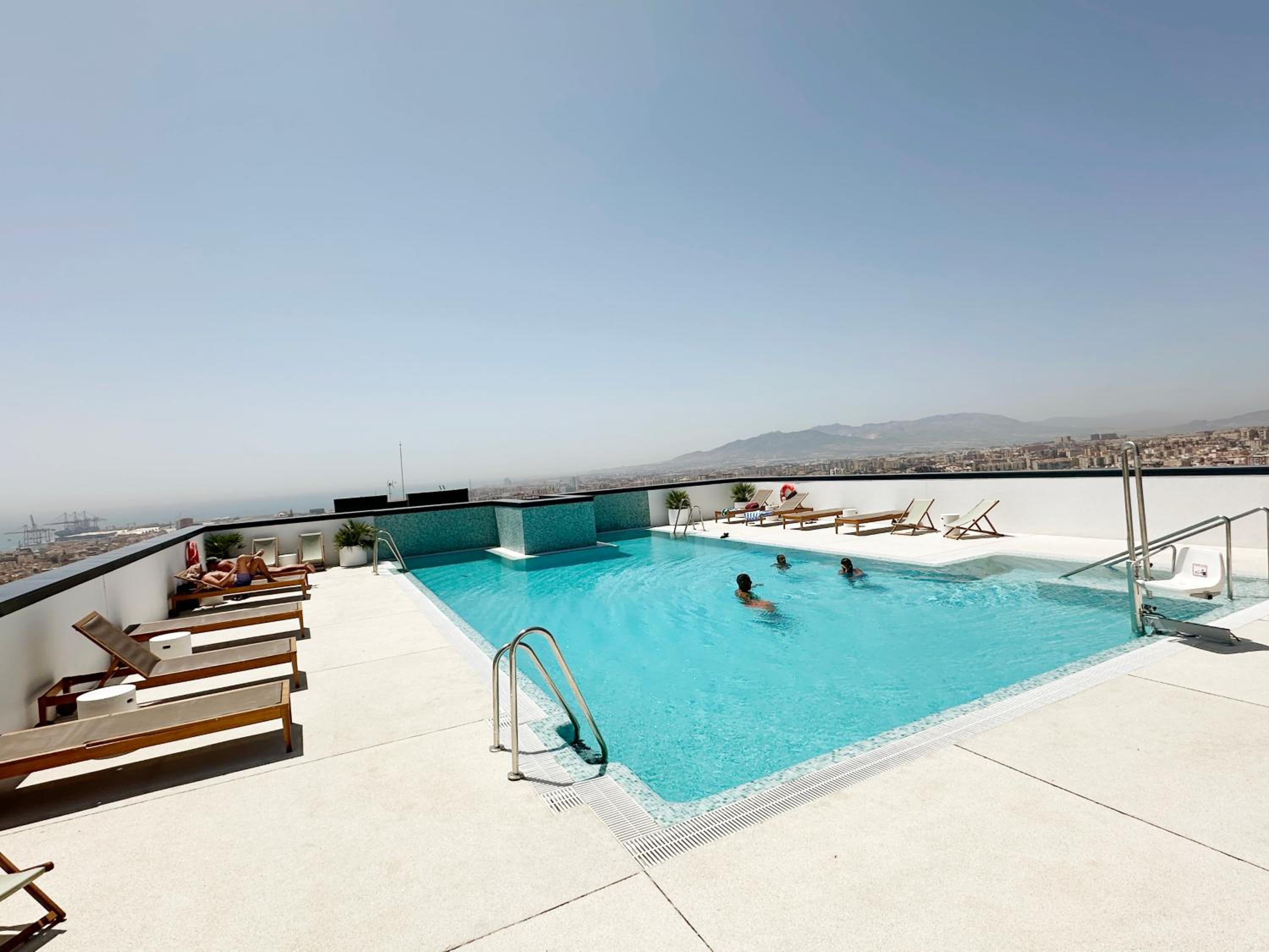 Urban Sky View Apartment