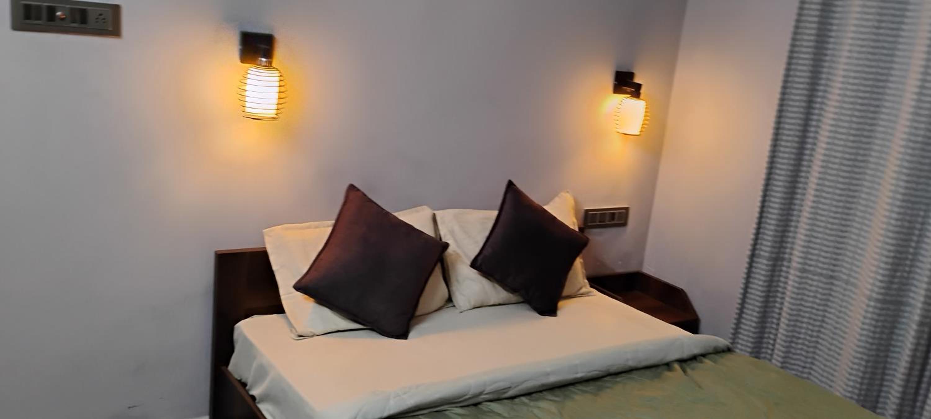 banjarahills resort and travels