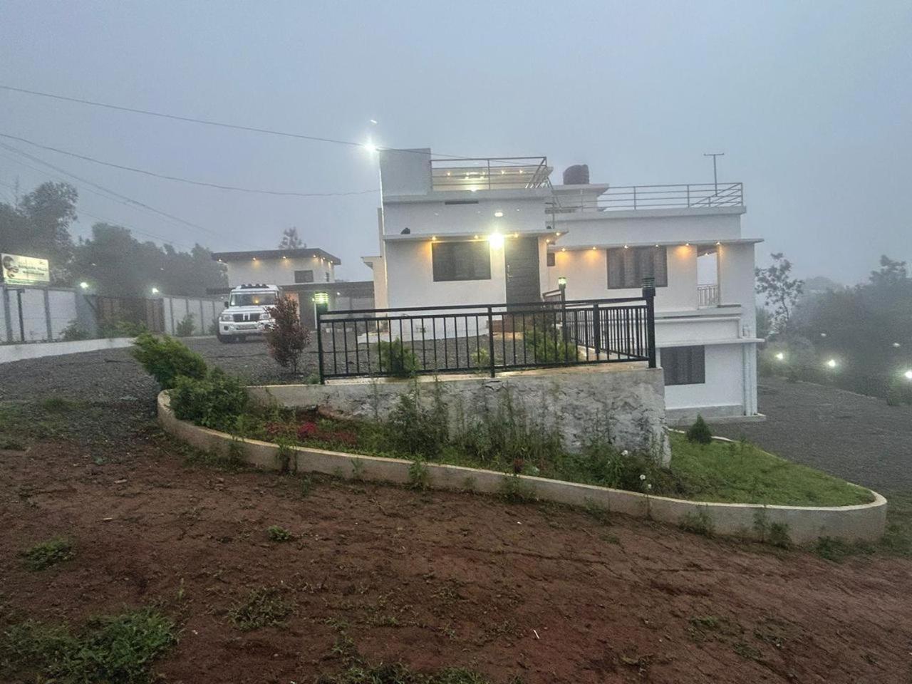 banjarahills resort and travels