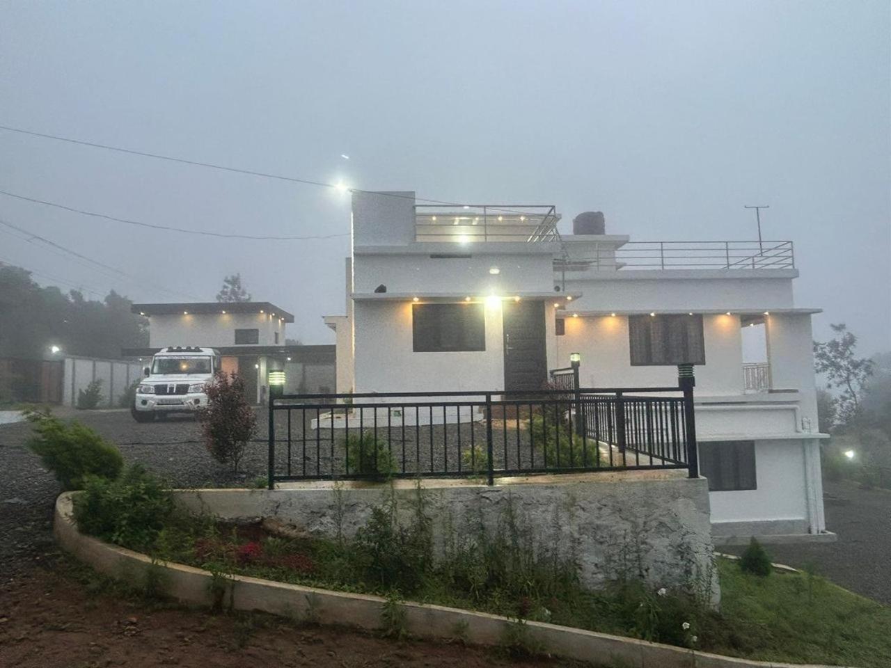 banjarahills resort and travels